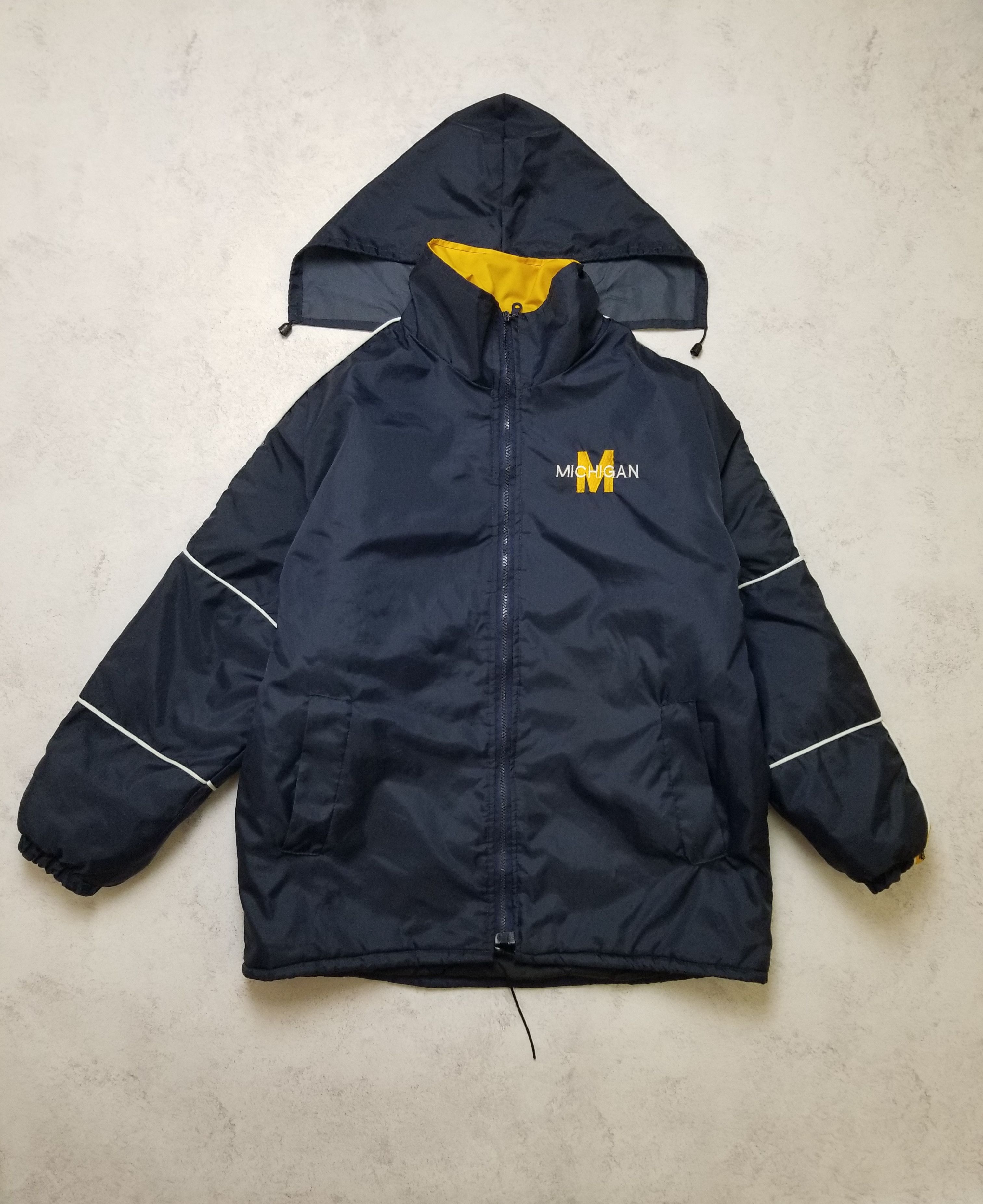 Other Vintage Michigan Wolverines Puffer Jacket Size US L / EU 52-54 / 3 - 1 Thumbnail