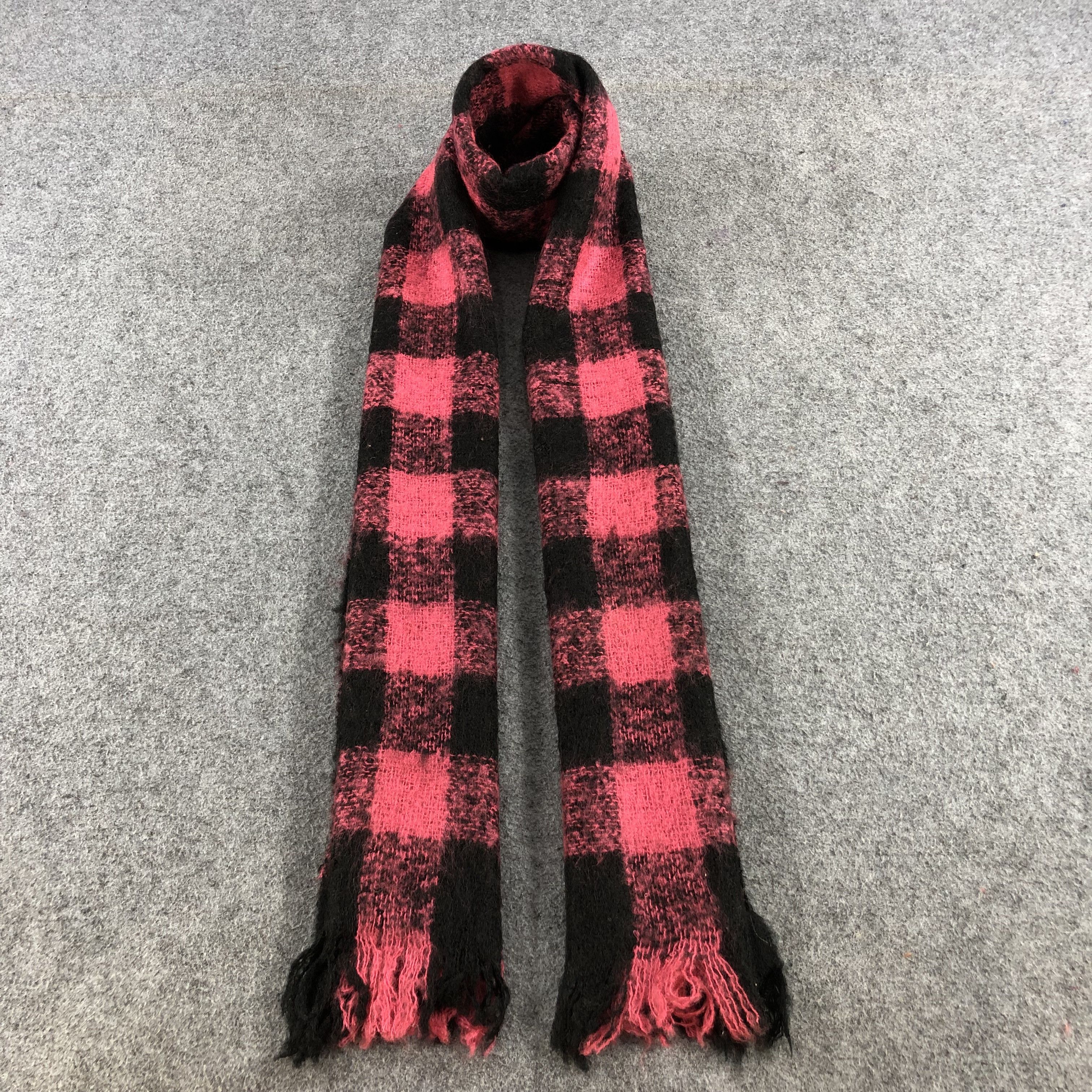 Vintage Black and Pink Checkered Mohair Scarf Muffler V651 Size ONE SIZE - 1 Thumbnail