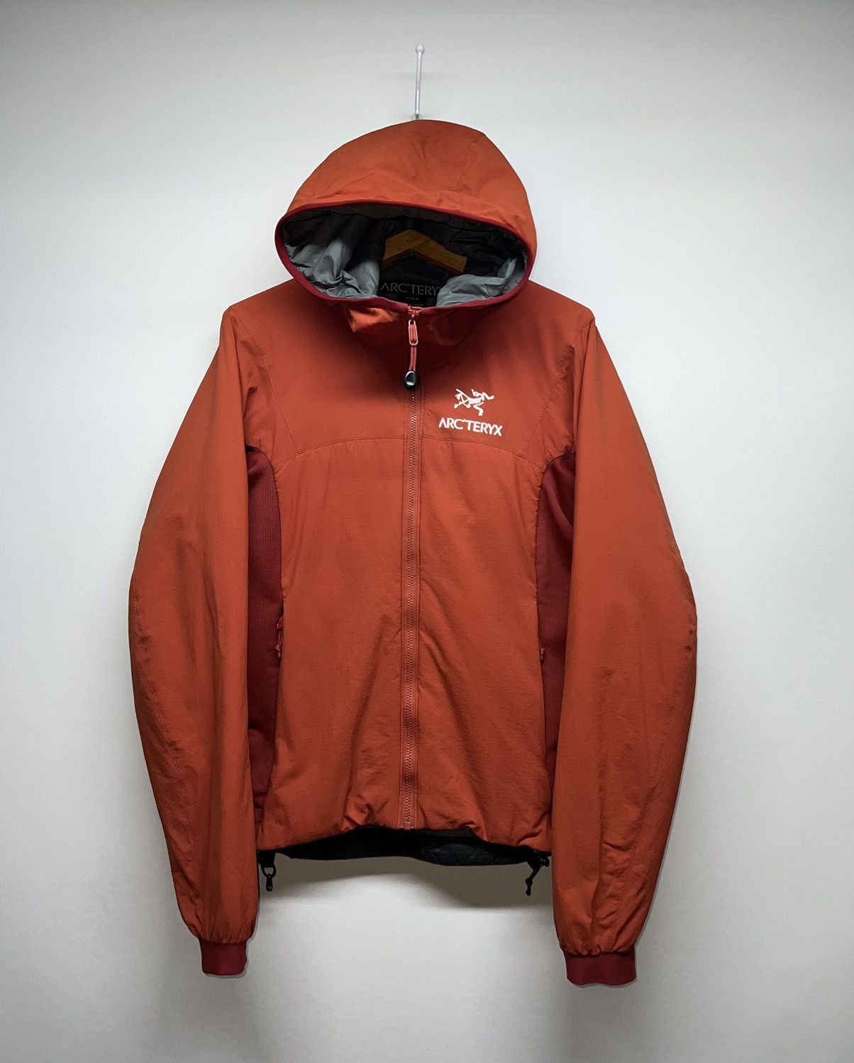 Vintage Y2k Arc’teryx 🧡 Nylon Reflective Logo Jacket 00’s