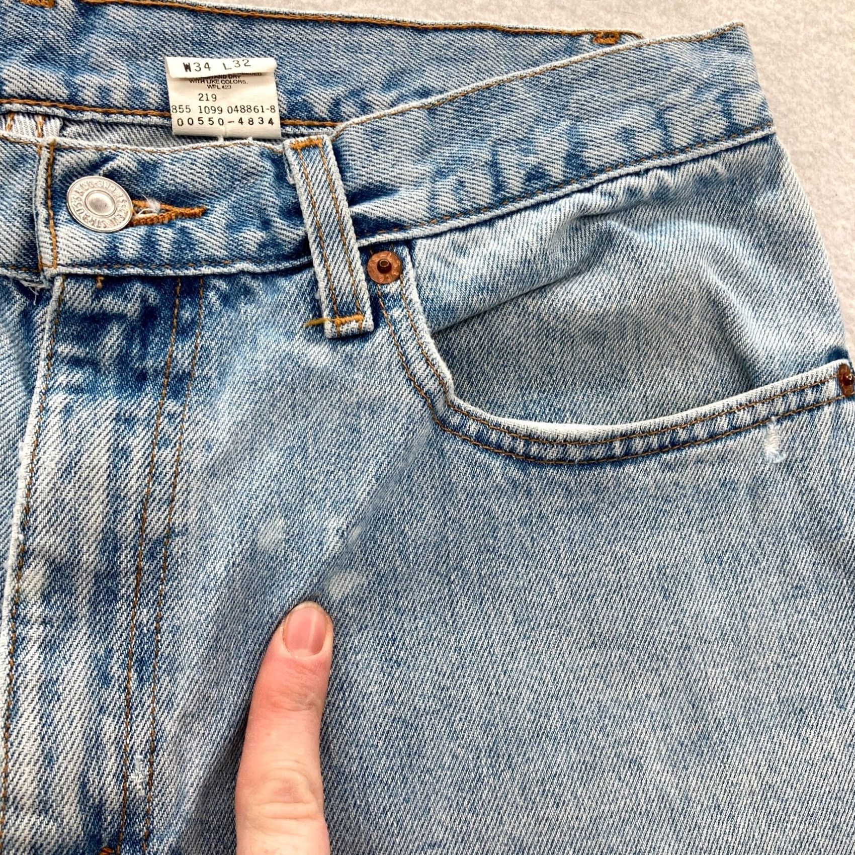 Levi's Vintage Levi's 550 Jeans Mens 34x32 Relaxed Fit Tapered Leg Blue Denim 1999 Y2K Size US 34 / EU 50 - 7 Thumbnail