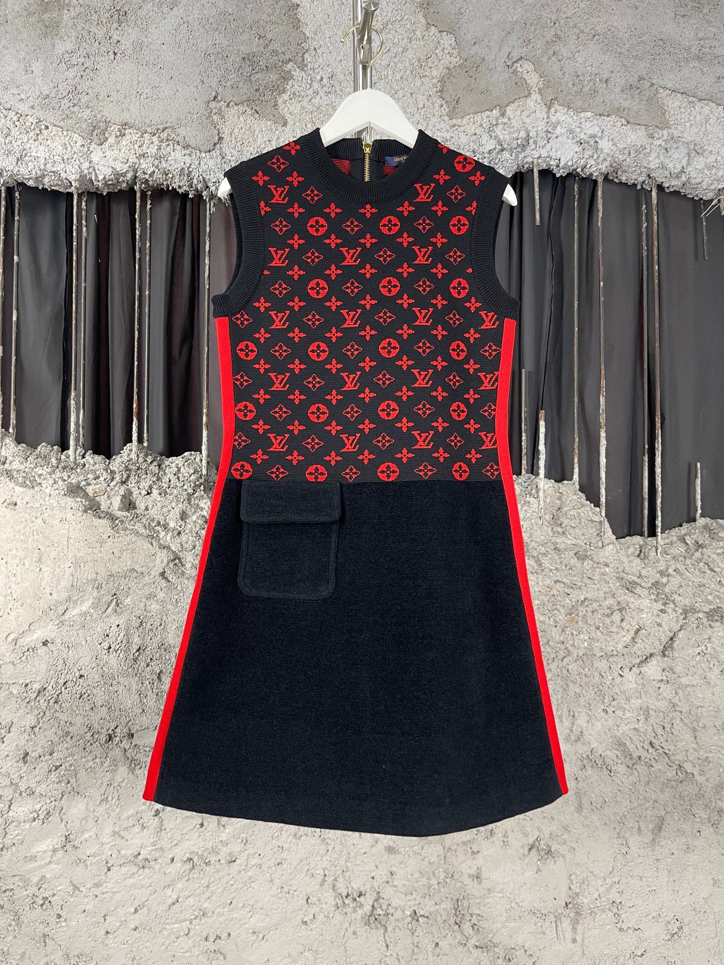 Louis Vuitton Louis Vuitton Women's Sleeveless Dress XS New Size XS / US 0-2 / IT 36-38 - 1 Thumbnail