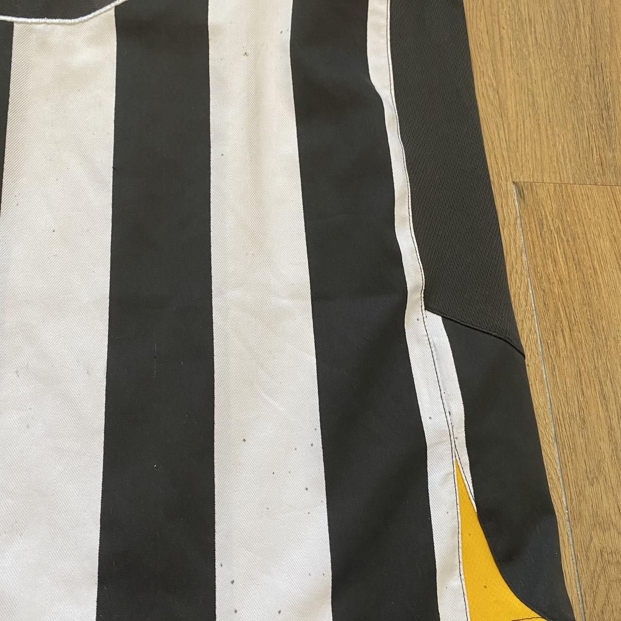 Nike 2005-06 Juventus Nike 90 Home Special Edition y2k 2000s Size US L / EU 52-54 / 3 - 6 Thumbnail
