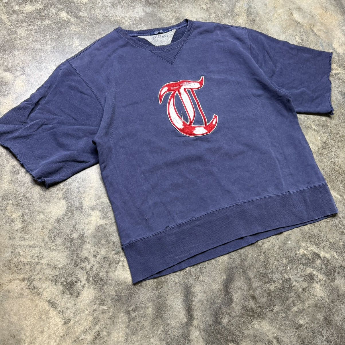 Tommy Hilfiger vintage thrashed tommy hilfiger cropped baggy pullover sweat Size US L / EU 52-54 / 3 - 2 Thumbnail