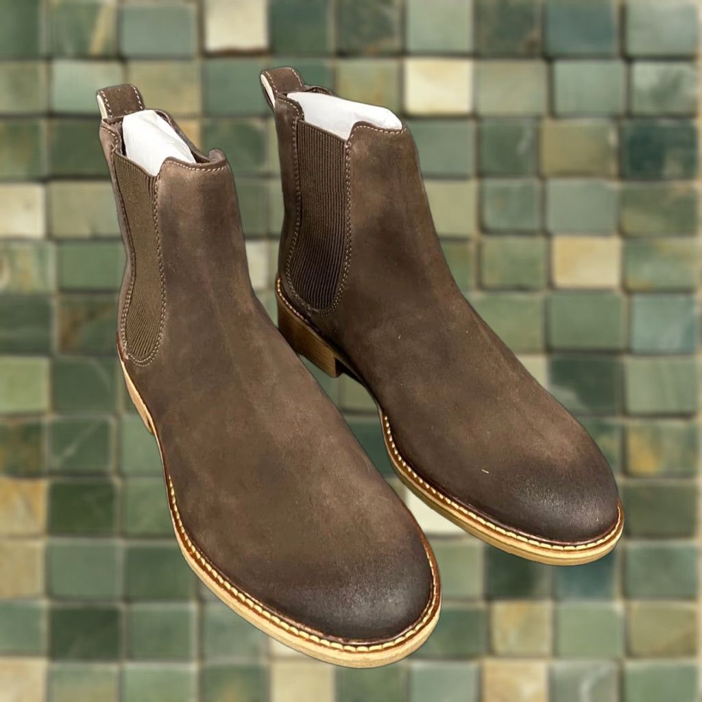 VINTAGE CLARKS Chelsea Boots Women's Size M Suede Ankle Dark Brown