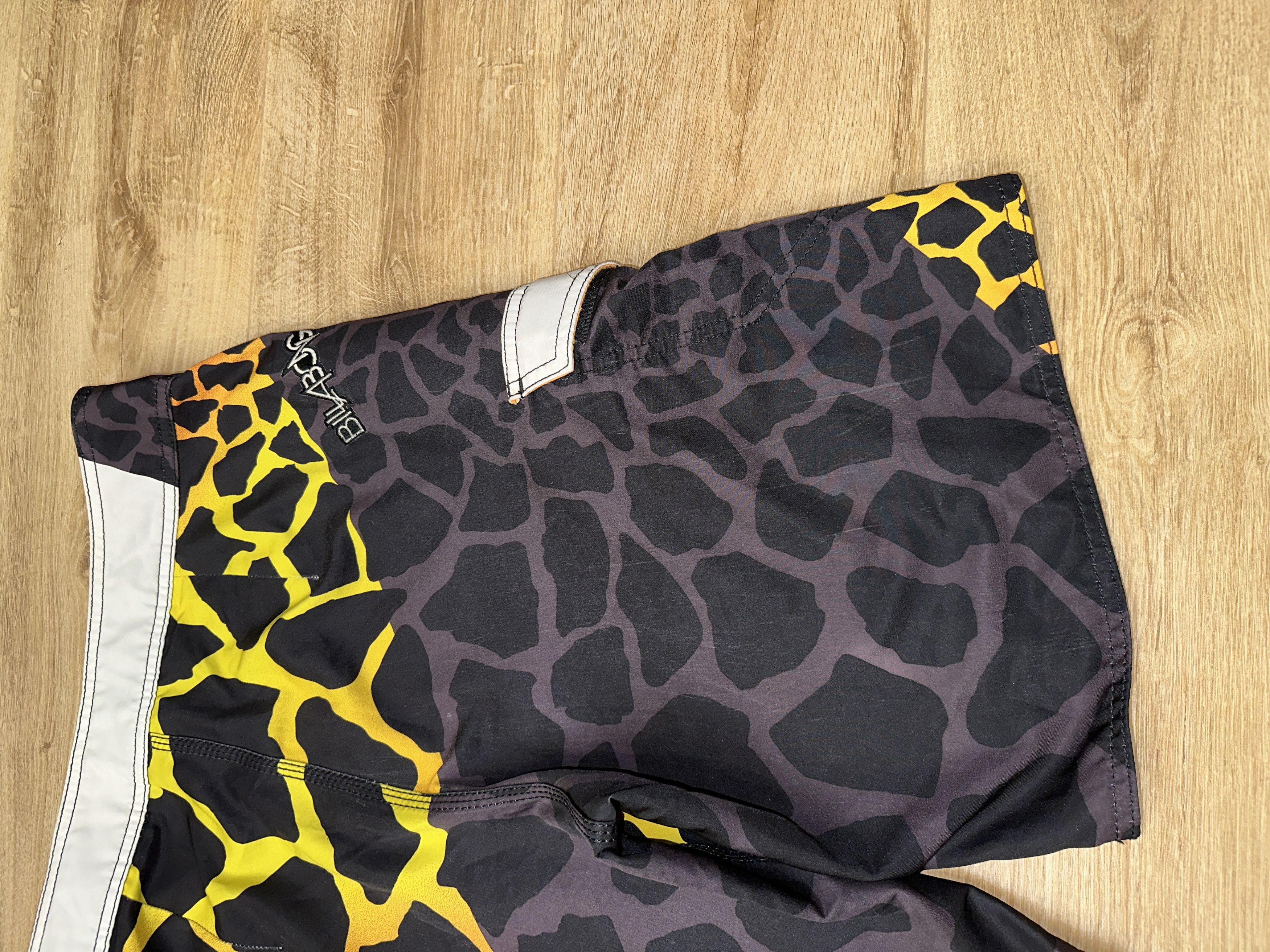 Billabong Billabong Taj Burrow Series Surf Swim Giraffe Print Size 33 Size US 33 - 10 Thumbnail