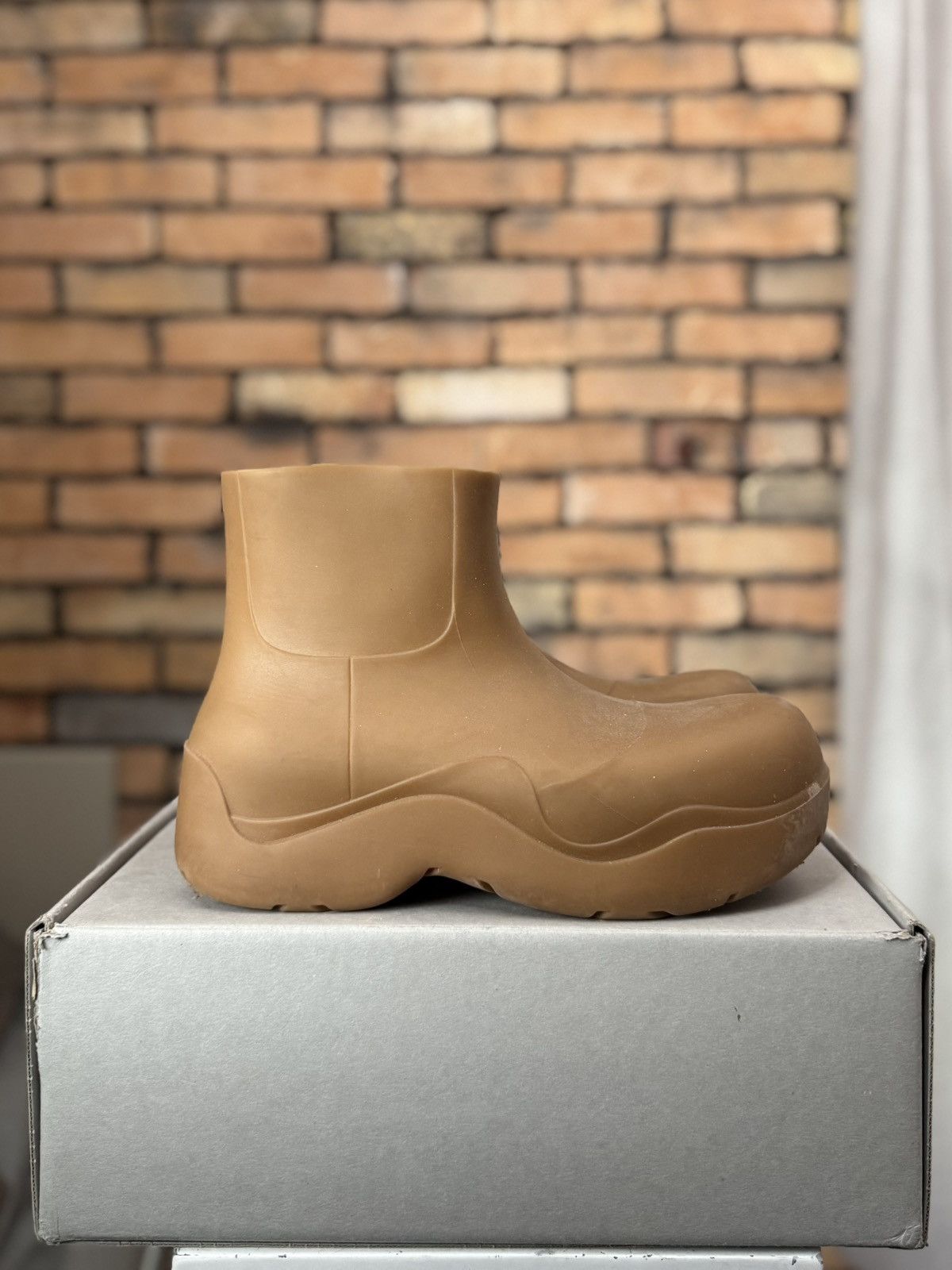 Bottega Veneta INSANE $820 PUDDLE BOOTS RAIN RUBBER CHUNKY BEIGE BROWN Size US 9 / EU 42 - 1 Thumbnail