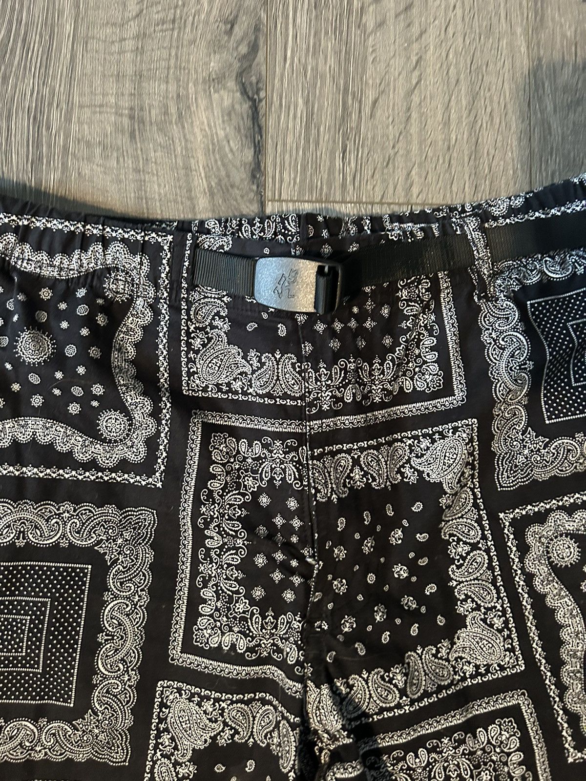 Gramicci Gramicci Bandana Paisley Shorts Size US 32 / EU 48 - 2 Thumbnail