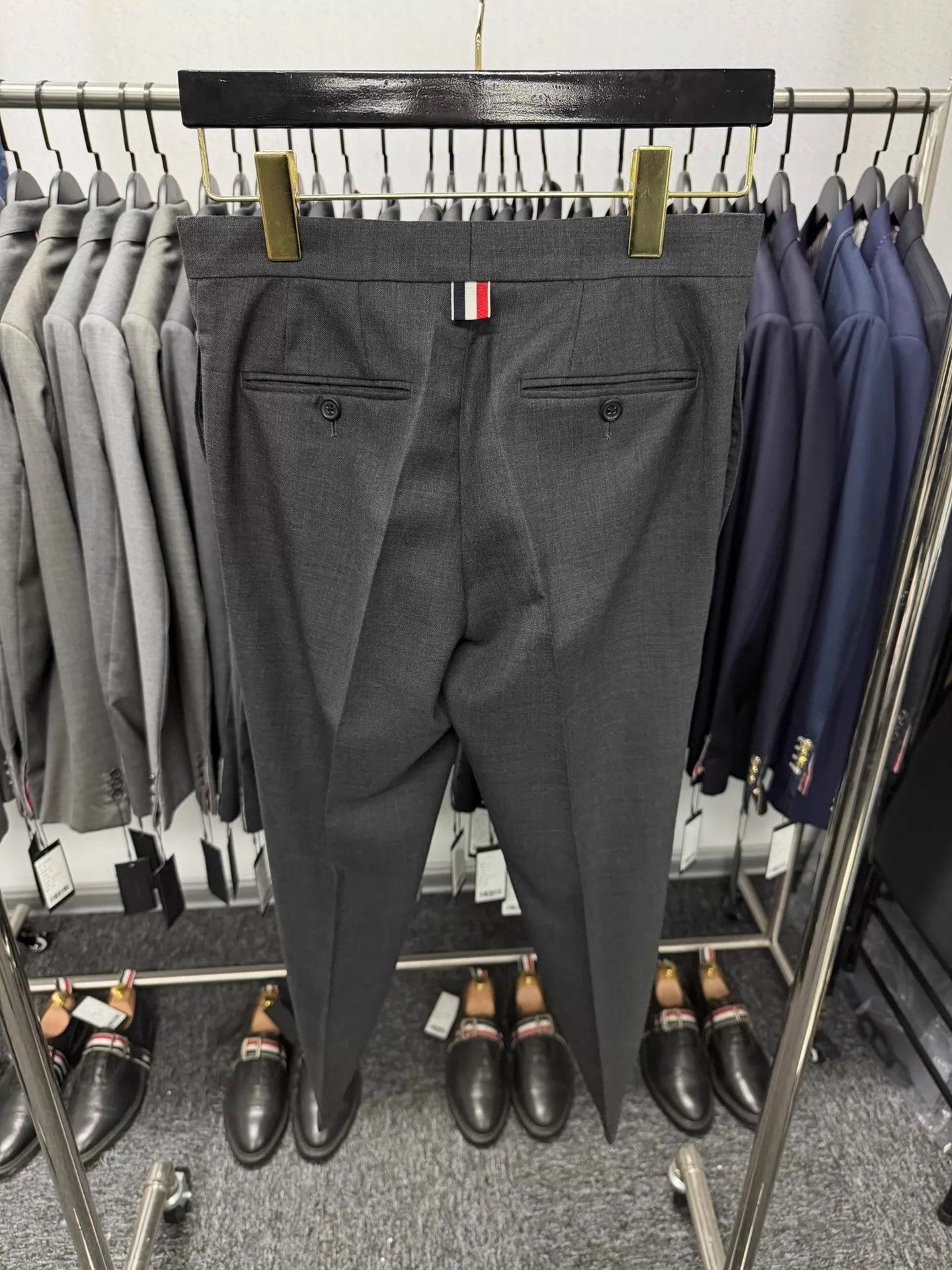 Thom Browne Thom Browne Women's Dark Gray Wool Trousers Size 38 Size 26" / US 2 / IT 38 - 2 Thumbnail