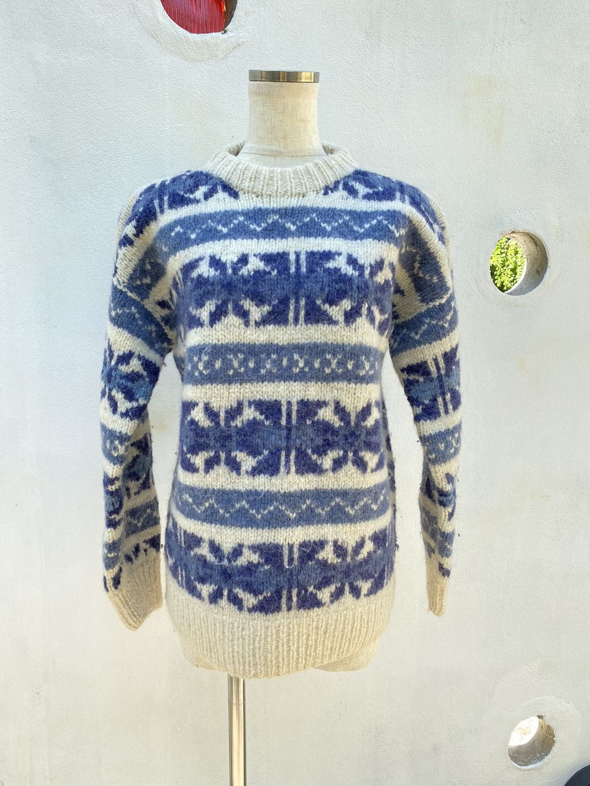 Designer × Vintage ARTESANIAS ECUADOR Blue and Cream Nordic Knit Sweater Size US S / EU 44-46 / 1 - 9 Thumbnail