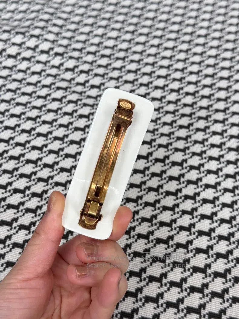 Chanel Chanel White acrylic hair clip Size ONE SIZE - 5 Thumbnail