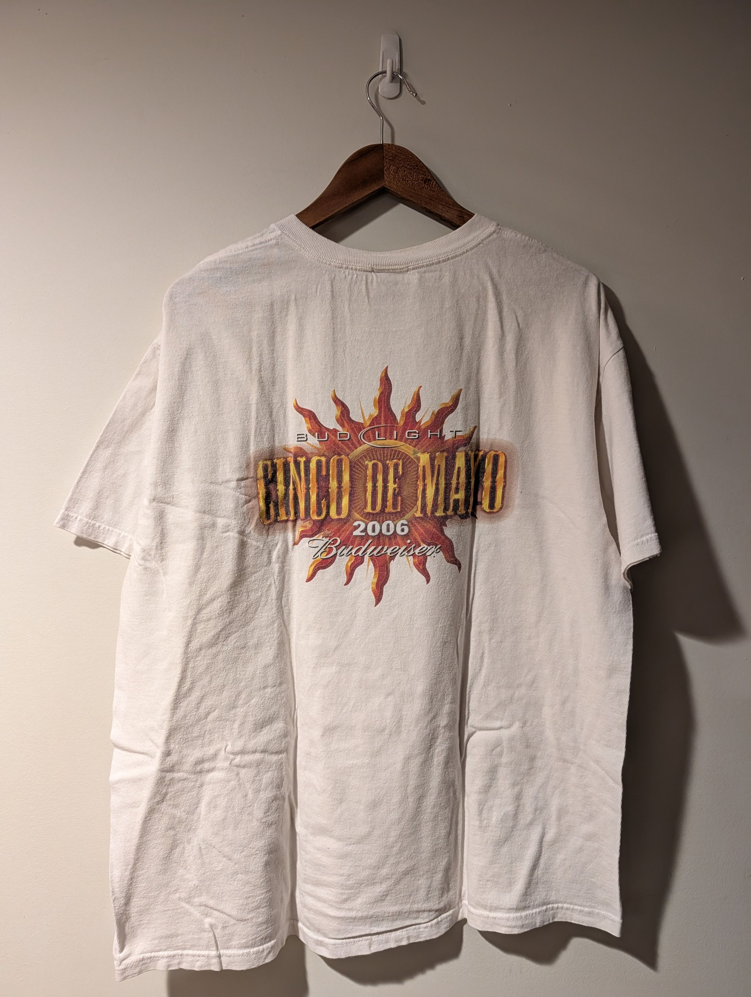 Budweiser Vintage 2006 Bud Light Cinco De Mayo Beer Budweiser T-Shirt Size US XL / EU 56 / 4 - 1 Thumbnail