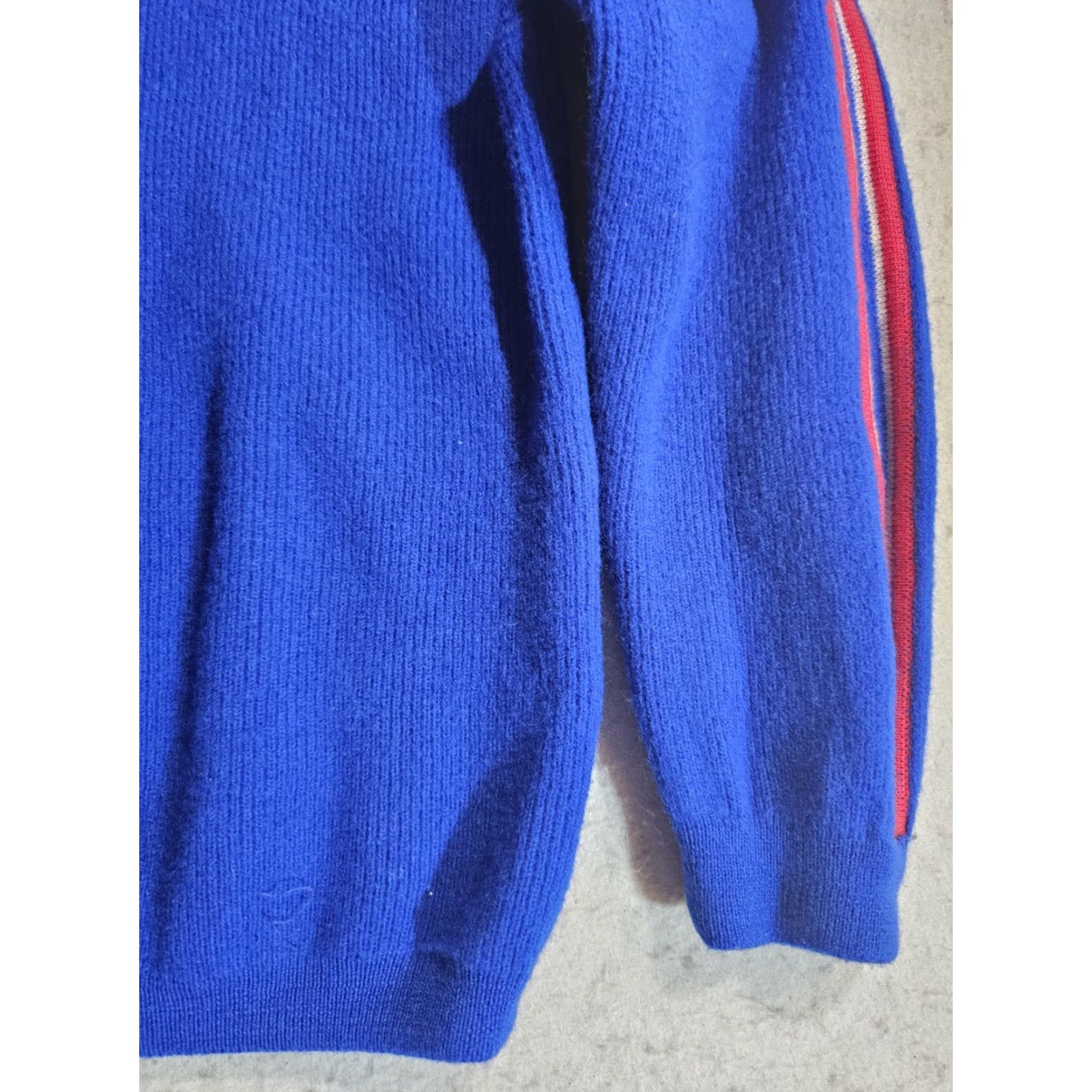 Vintage VINTAGE Herbach Sweater Mens Sz Sm Crewneck 100% Wool Striped Blue Red - See Pics Size US S / EU 44-46 / 1 - 5 Thumbnail