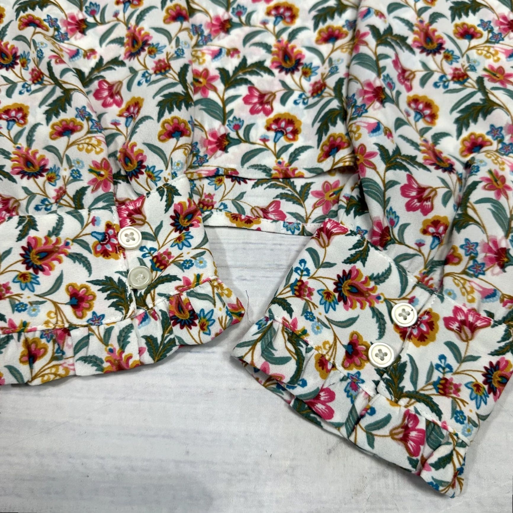 Loft LOFT Blouse Shirt Long Sleeve Floral Ruffle Petite M Pink White Women Size M / US 6-8 / IT 42-44 - 7 Thumbnail