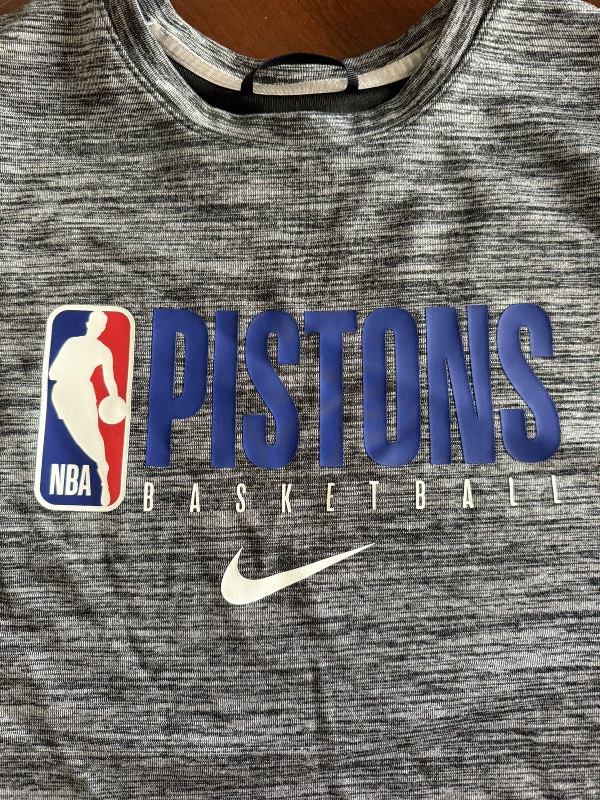 Nike Detroit Pistons Nike Crewneck Size US L / EU 52-54 / 3 - 2 Thumbnail