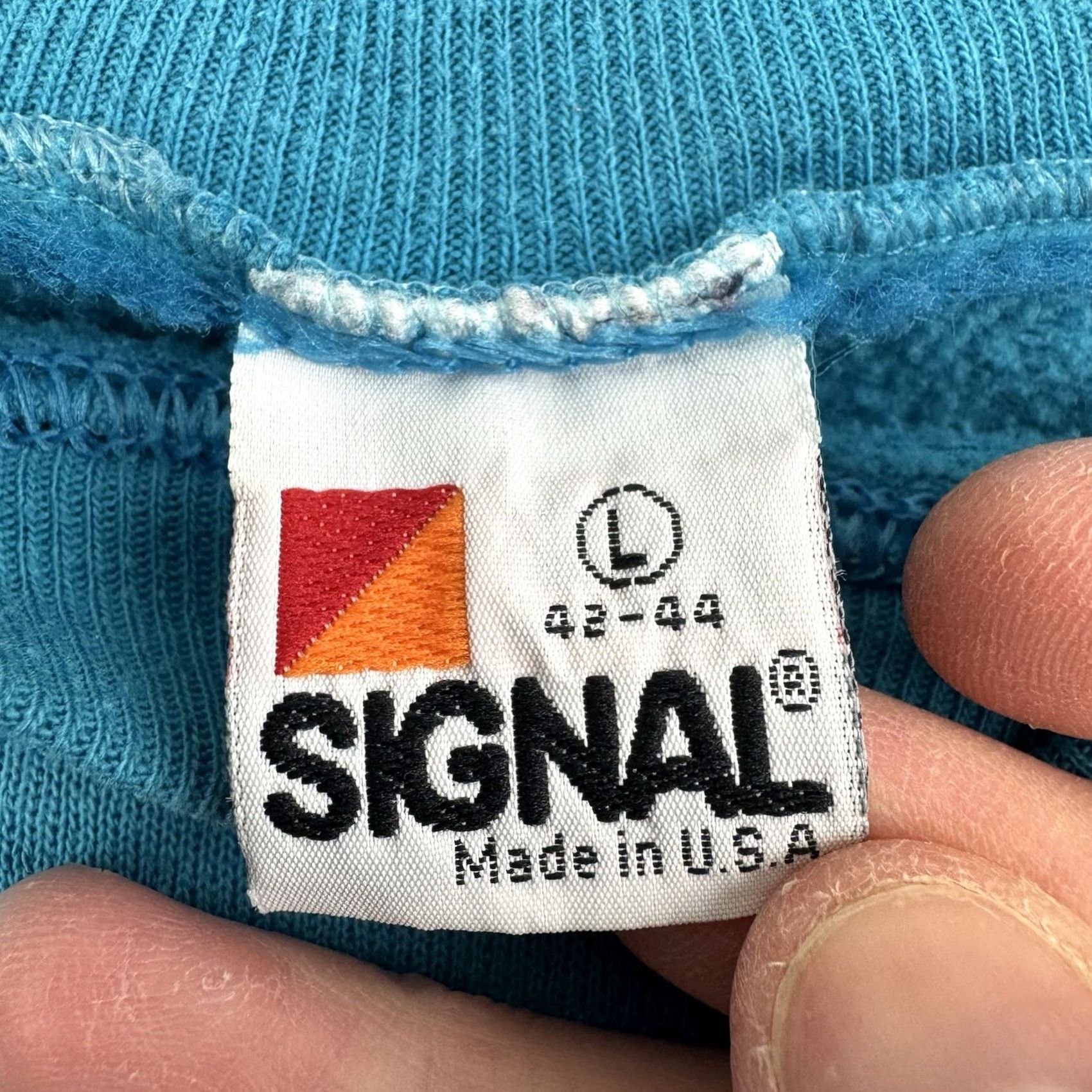 Vintage VINTAGE Connecticut Sweatshirt Adult Large Crewneck 1980s Pullover America USA Signal Blue Cotton Polyester Mens Size US L / EU 52-54 / 3 - 5 Thumbnail