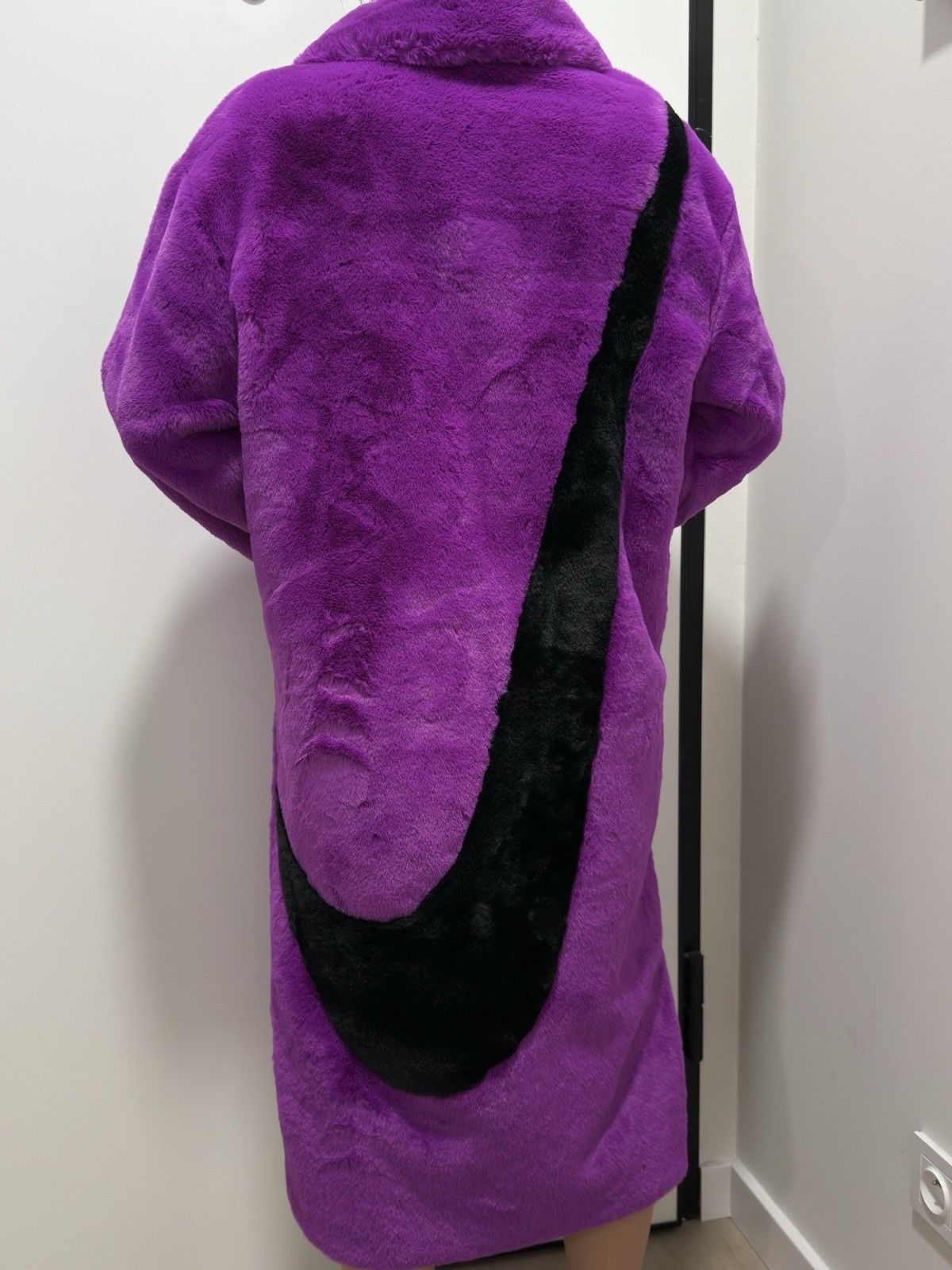 Nike New Nike Faux Fur Plush Coat Vivid Driftwood Jacket Swoosh Size M / US 6-8 / IT 42-44 - 7 Thumbnail