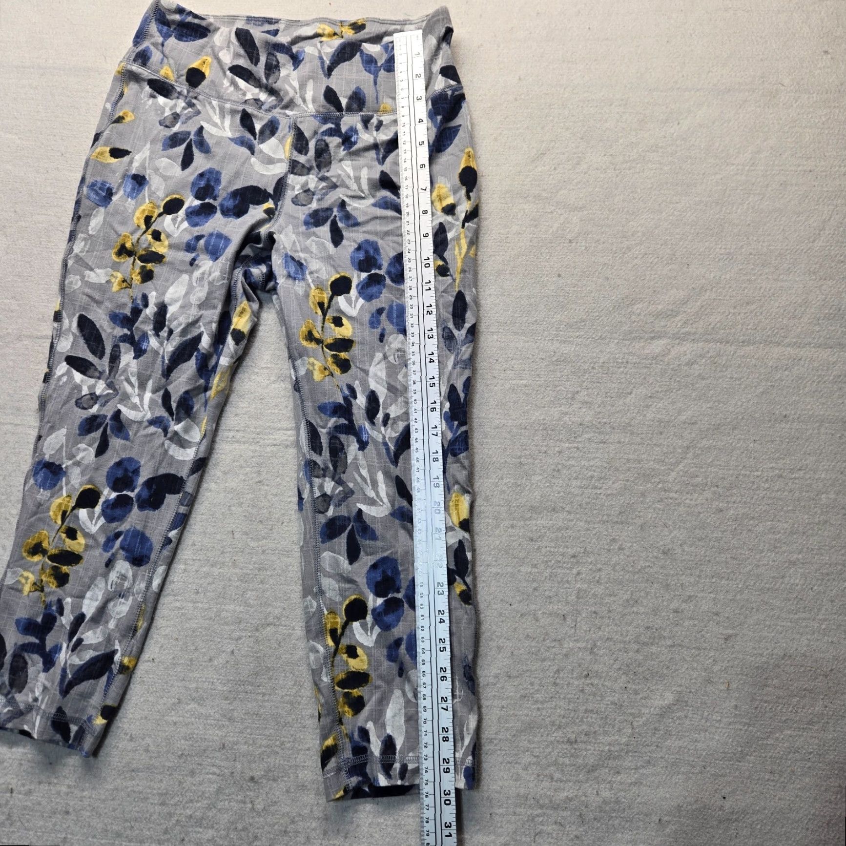 Vintage Active C Leggings Adult Medium Women's Gray Floral Flower Spandex Fitness Size 32" / US 10 / IT 46 - 7 Thumbnail