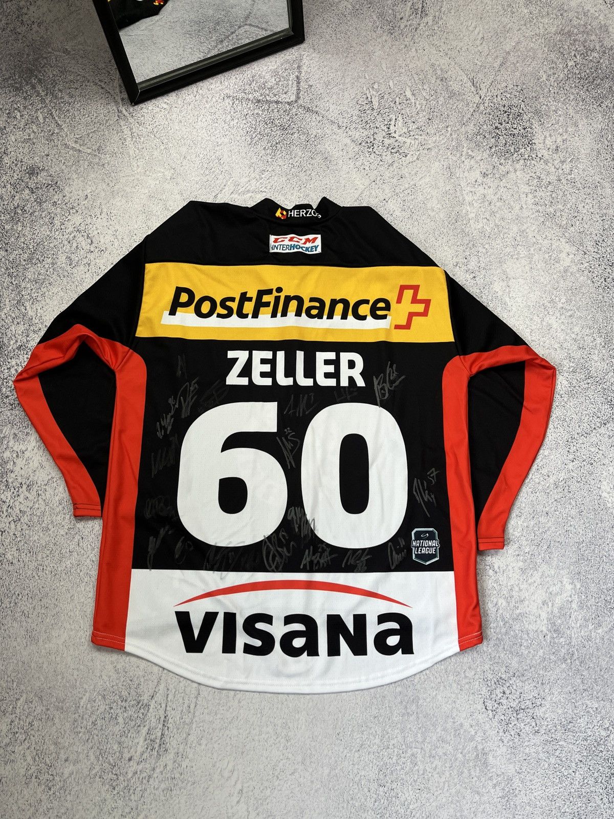 NHL SC Bern Ice Hockey Jersey #60 Zeller NHL Team Signed Rare Size US L / EU 52-54 / 3 - 6 Thumbnail