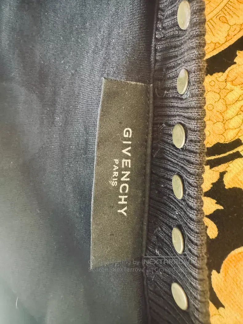 Givenchy Givenchy Black heavy star patterned sweatshirt Size US S / EU 44-46 / 1 - 4 Thumbnail