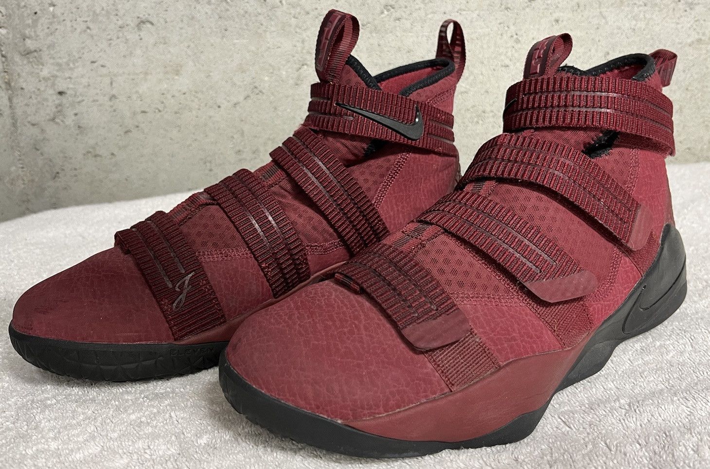 Nike 2017 Nike LeBron Soldier (11)XI SFG Basketball Shoes Size 11 Size US 11 / EU 44 - 1 Thumbnail