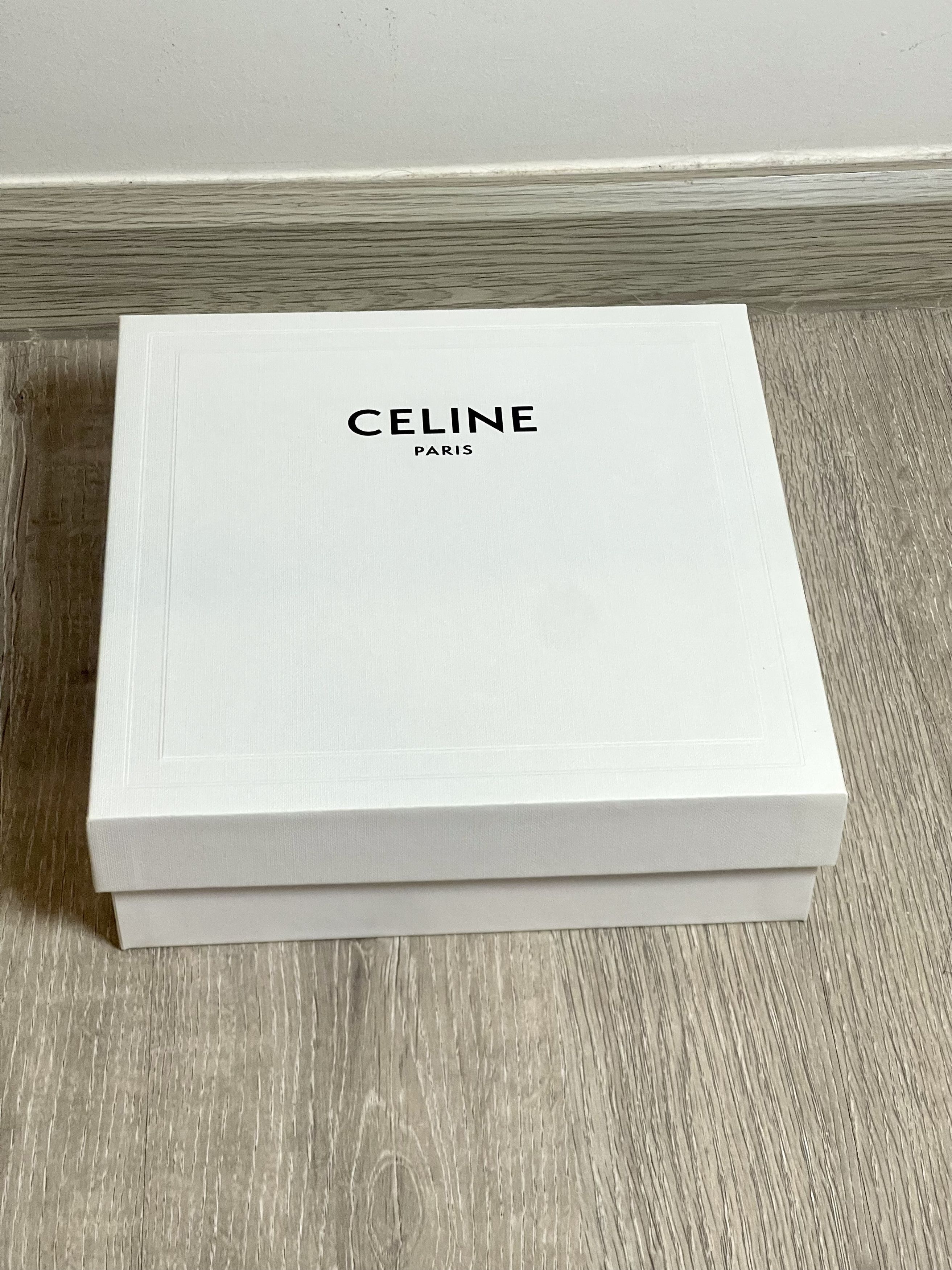 Celine Celine Crossbody Oval Purse Cuir Triomphe Size ONE SIZE - 1 Thumbnail