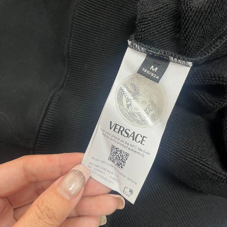 Versace Versace Black hooded sweatshirt classic Medusa avatar draw Size M / US 6-8 / IT 42-44 - 7 Thumbnail