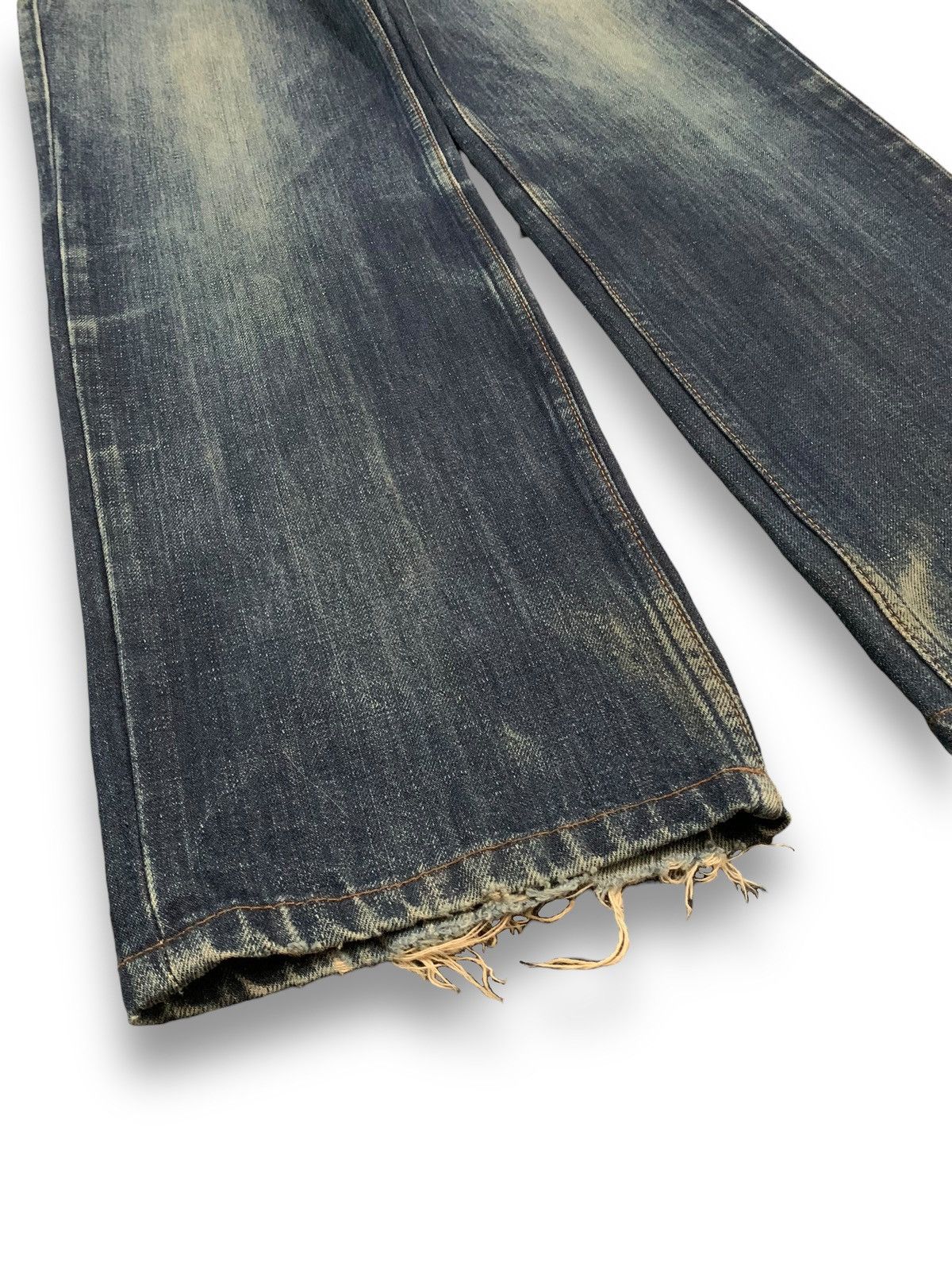 Levi's Vintage 90s Levis 502 Blue Wash Relaxed Fit Ripped Jeans Size US 30 / EU 46 - 9 Thumbnail