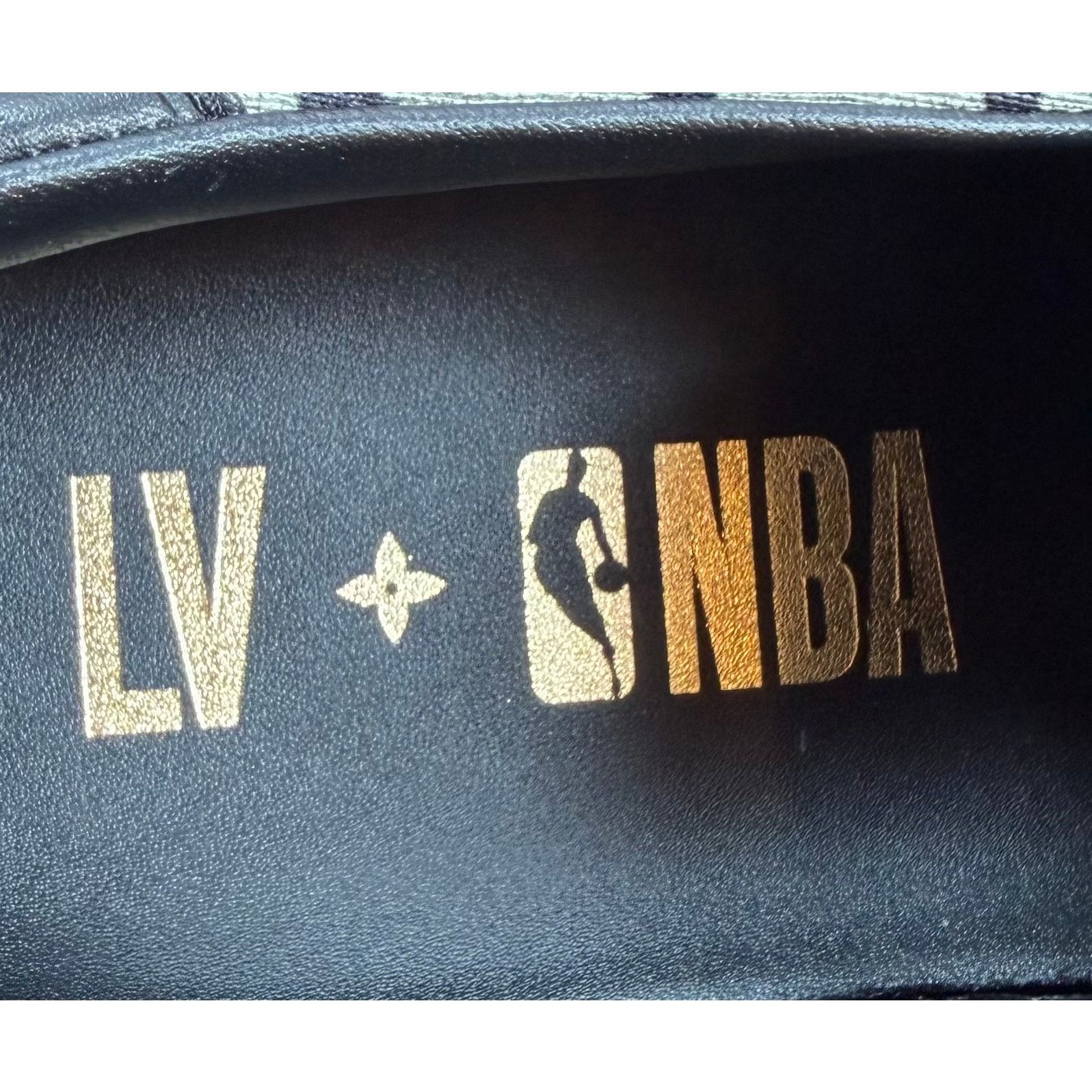 Louis Vuitton Size 7LV/8US - Louis Vuitton x NBA Trocadero Slip On NEW Size US 8 / EU 41 - 10 Thumbnail