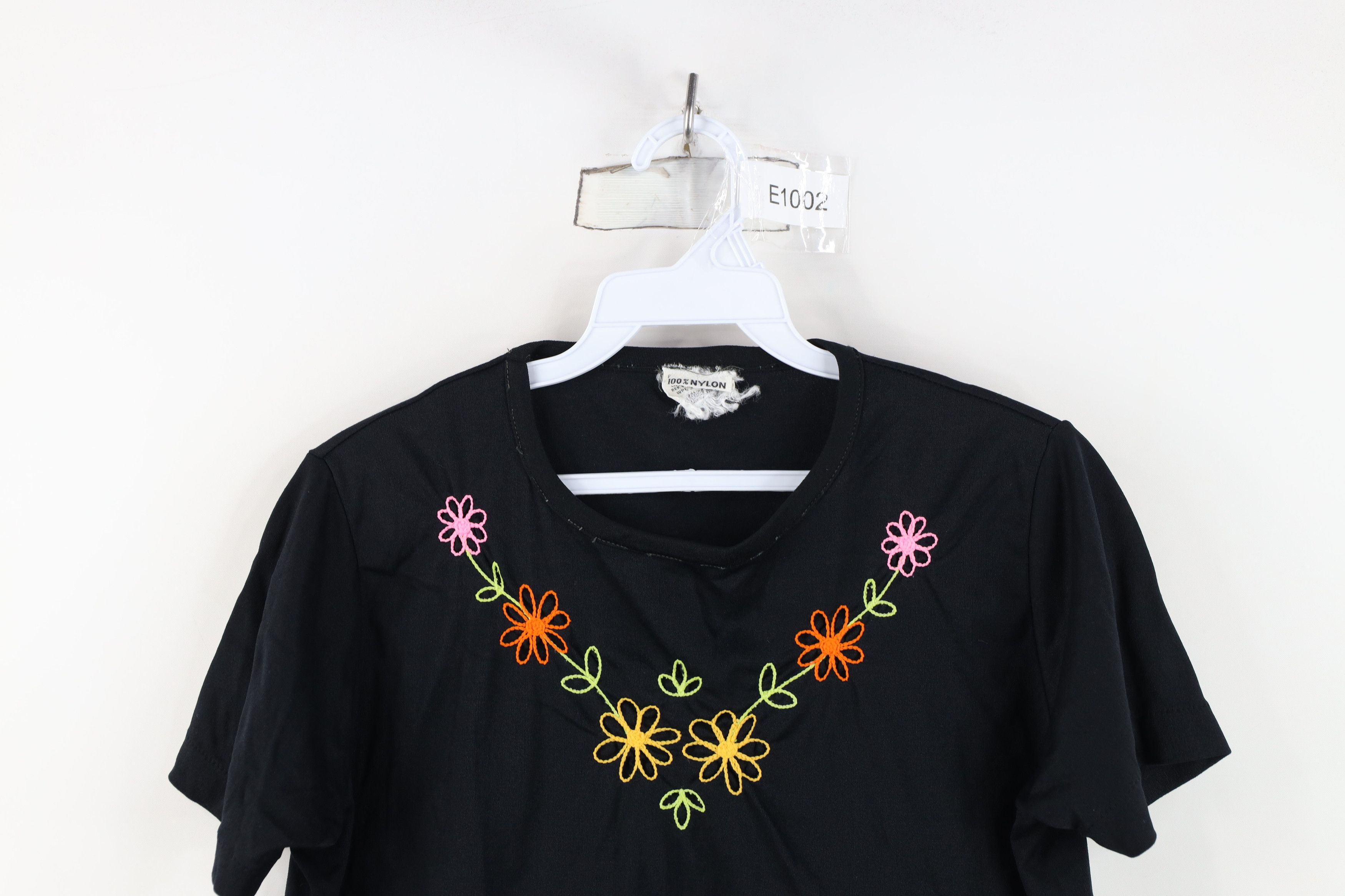 Vintage Vintage 70s Embroidered Flower Cropped Knit T-Shirt Black Size L / US 10 / IT 46 - 2 Thumbnail