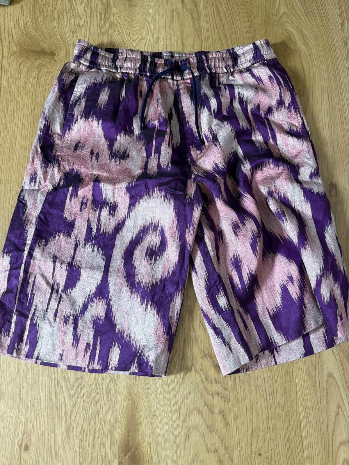 Gucci Gucci Silk Blend Ikat Pattern Shorts Purple Pink Size 50 Size US 34 / EU 50 - 1 Thumbnail