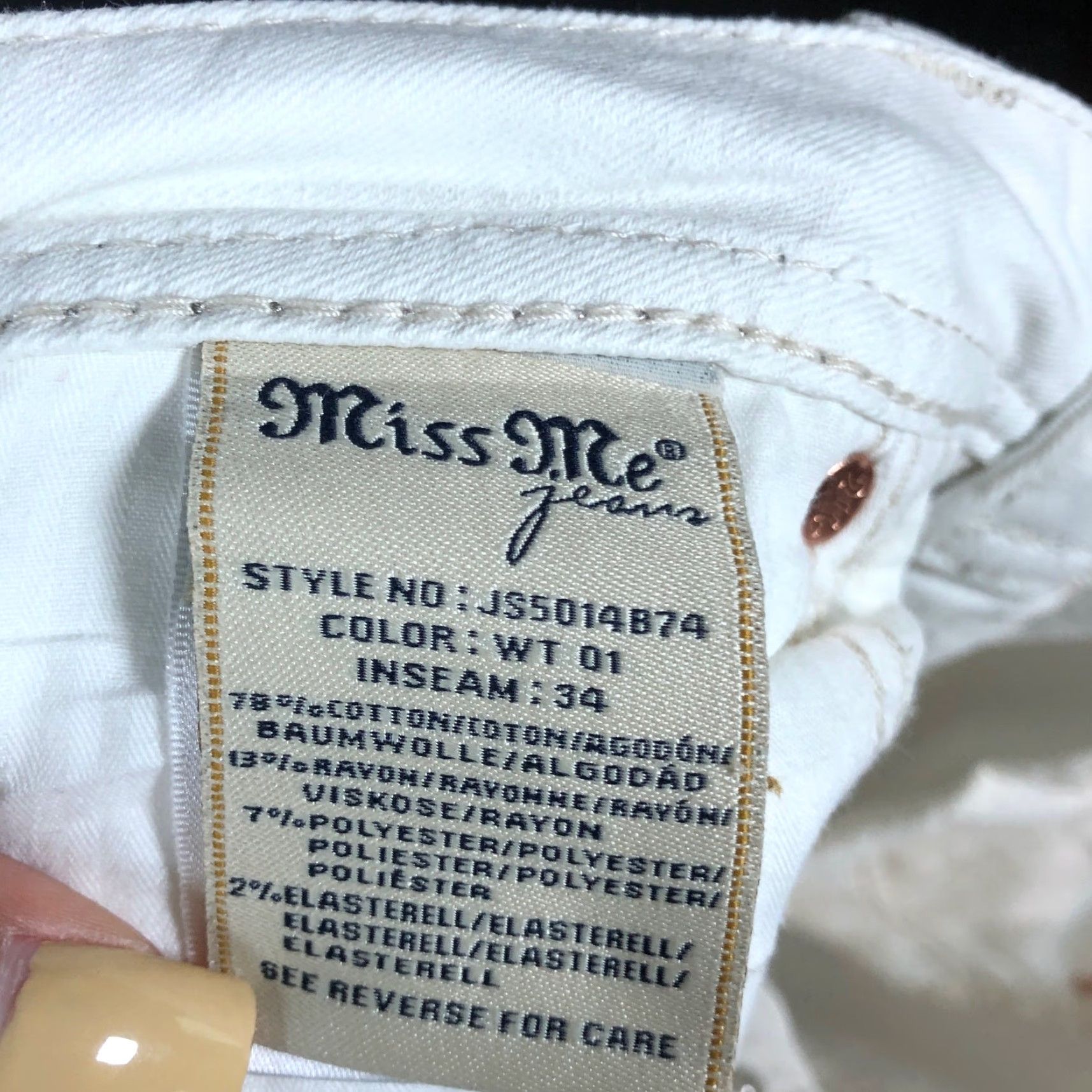 Miss Me Miss Me Jeans White Denim Mid Rise Signature Boot Capri 31 Plus Tall Regular Stretch 5-Pocket Denim Jeans Womens Size 24" / US 00 / IT 34 - 6 Thumbnail