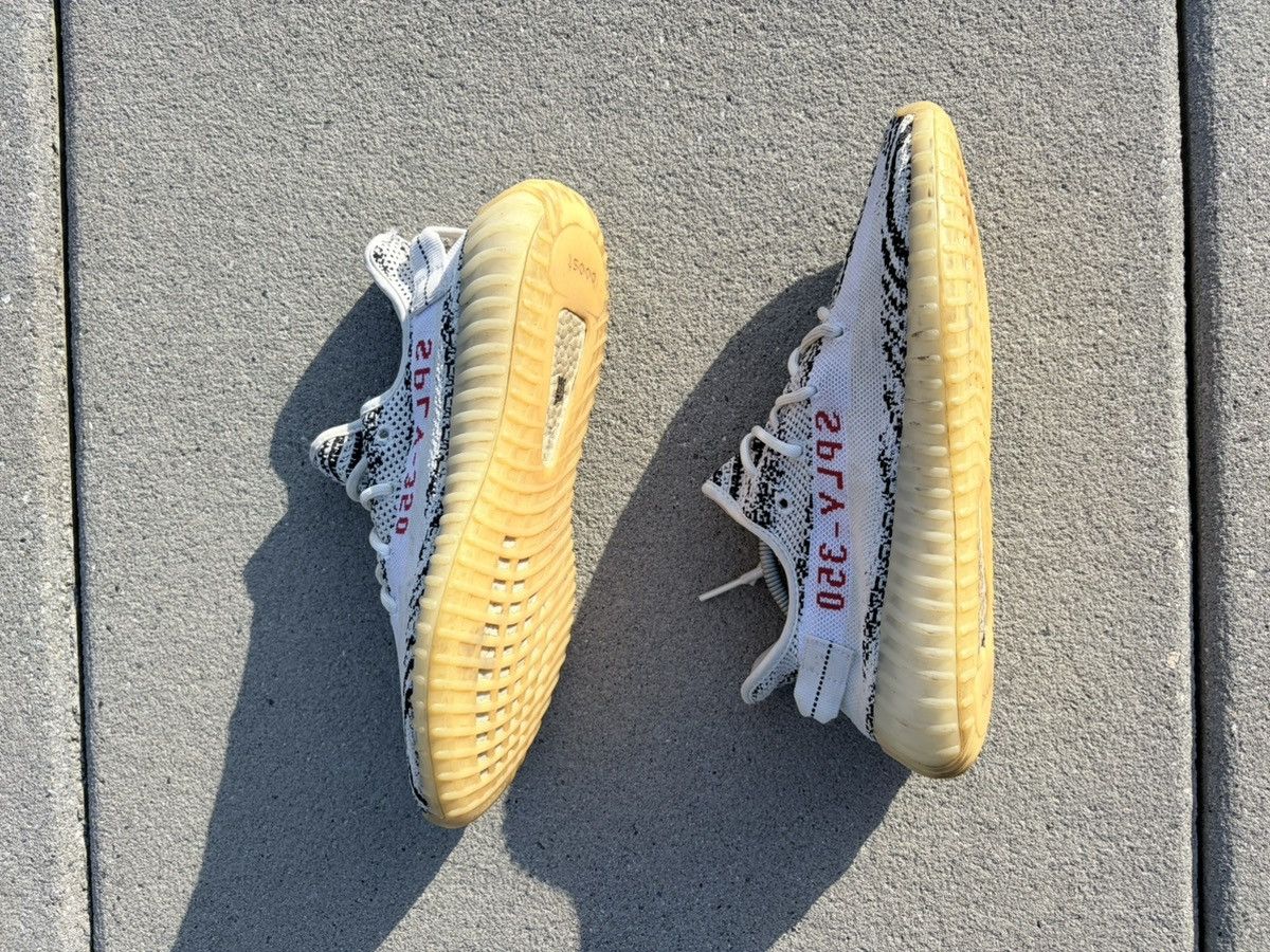 Adidas × Kanye West Adidas Yeezy Boost 350 V2 Zebra Size US 10 / EU 43 - 7 Thumbnail