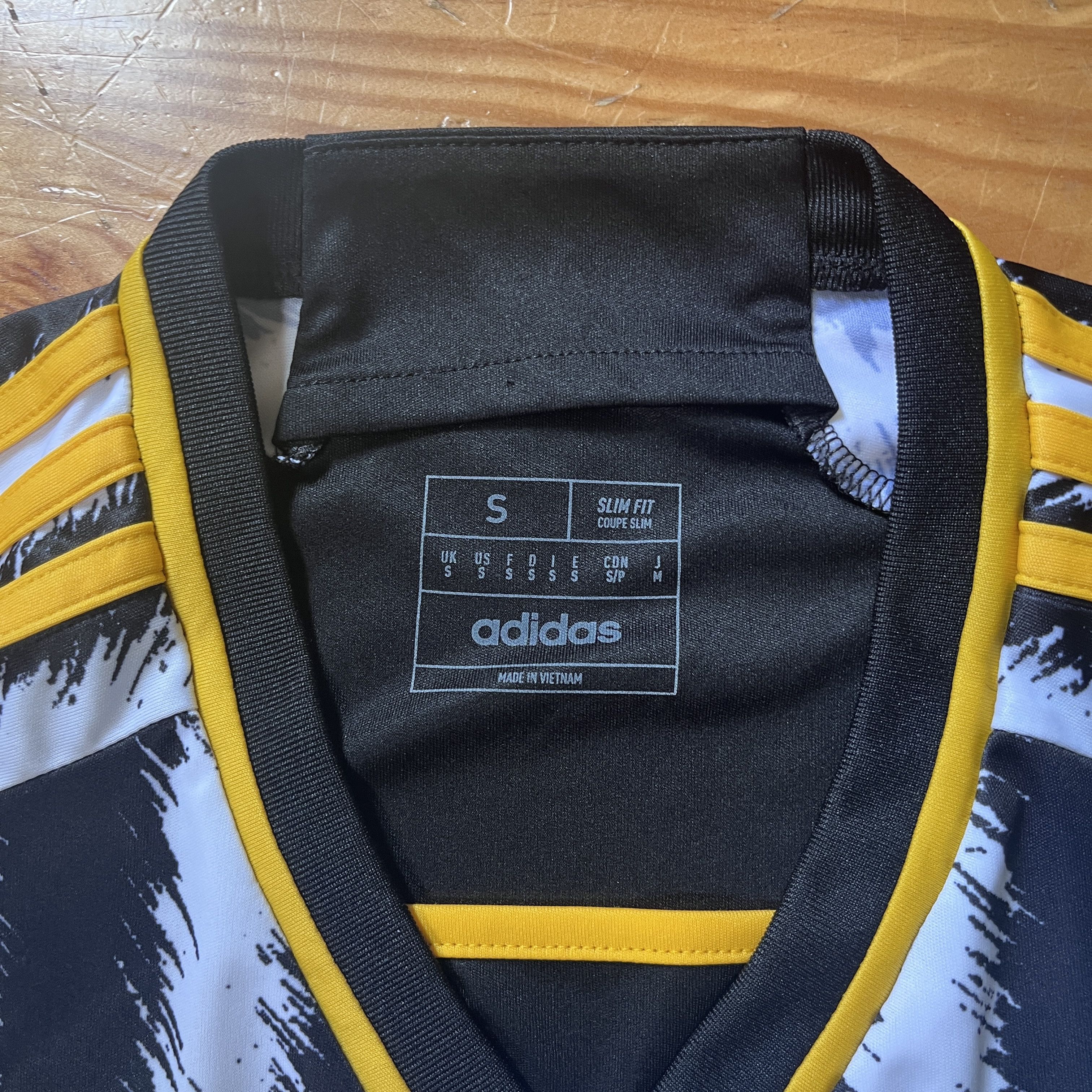 Adidas Adidas Juventus Zebra Jersey 23 24 S Size US S / EU 44-46 / 1 - 3 Thumbnail