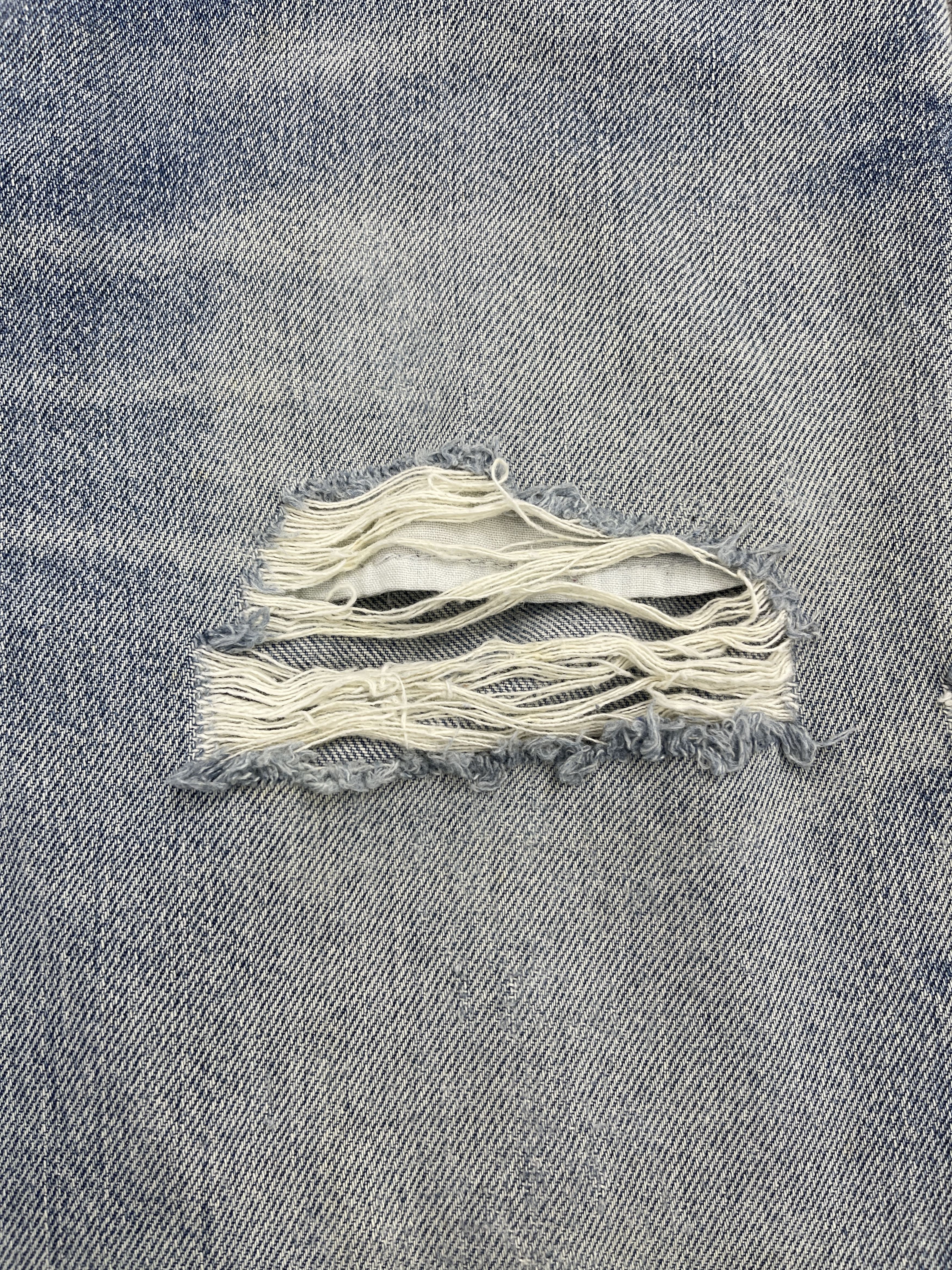 Levi's Distressed Vintage Levis 550 Light Washed Denim DP2512 Size US 31 - 12 Thumbnail
