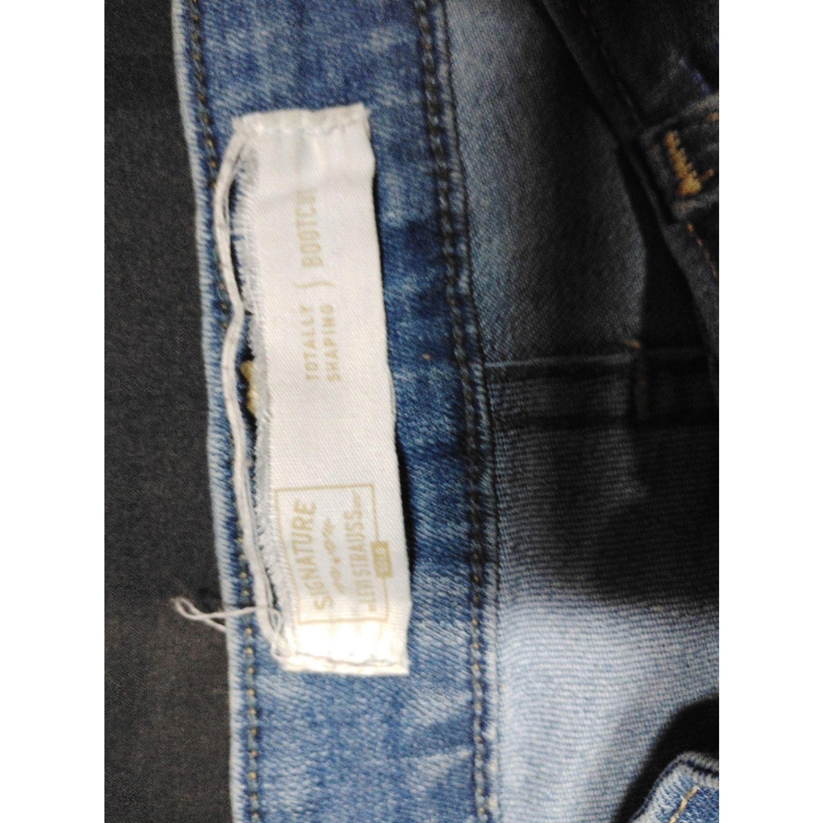 Levi's Signature by Levi Strauss Totally Shaping Boot cut Jeans Size 26" / US 2 / IT 38 - 4 Thumbnail
