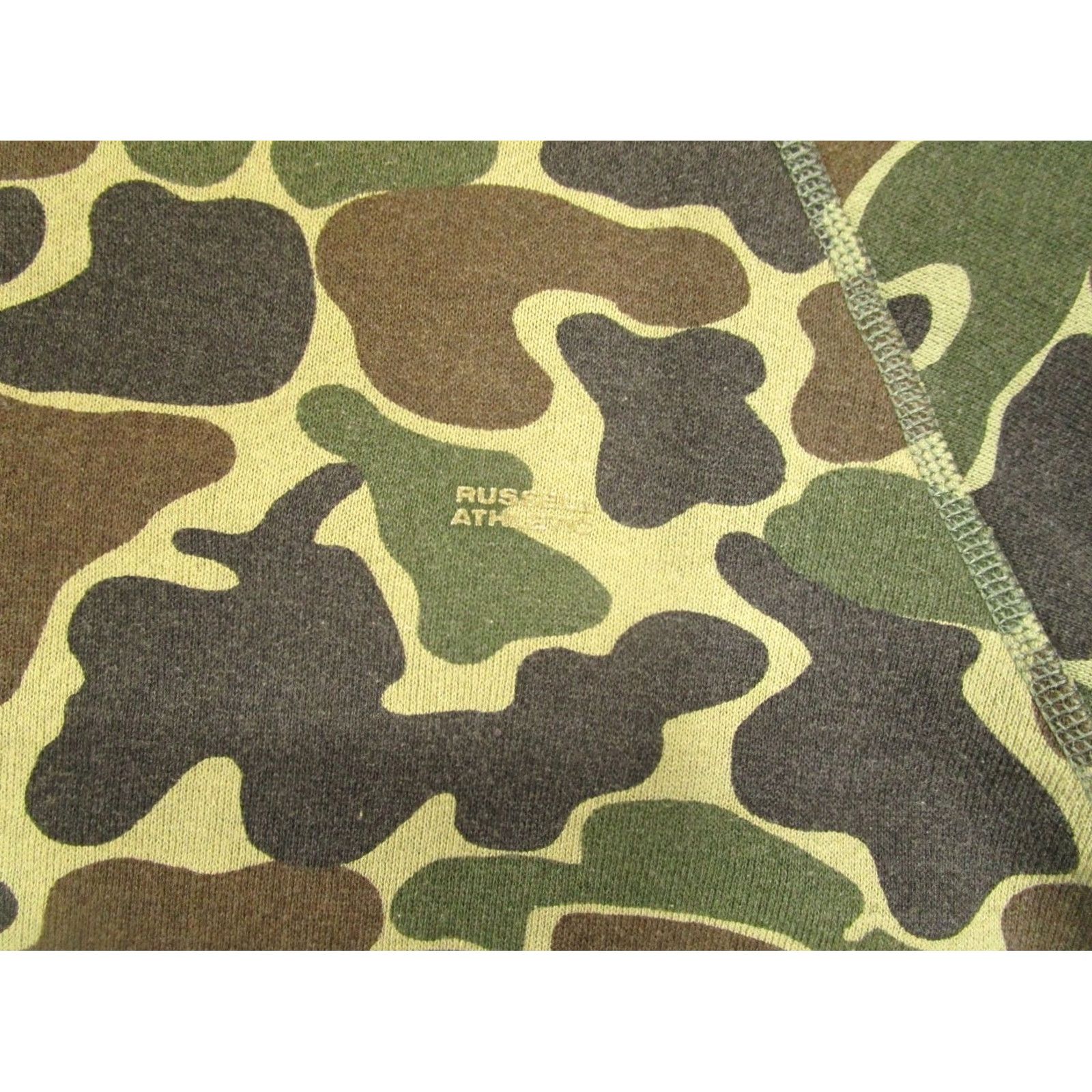 Russell Athletic VINTAGE Russell Athletic Crewneck Shirt Mens M Green Frog Skin Camo USA 90s Outdoor Logo Sweater Pullover Size US M / EU 48-50 / 2 - 3 Thumbnail