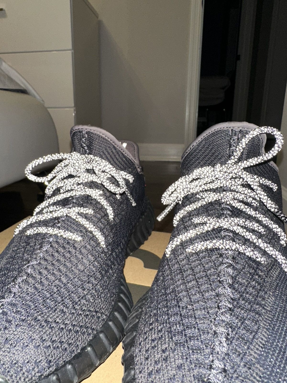 Adidas Yeezy Boost 350 V2 Size US 9.5 / EU 42-43 - 5 Thumbnail