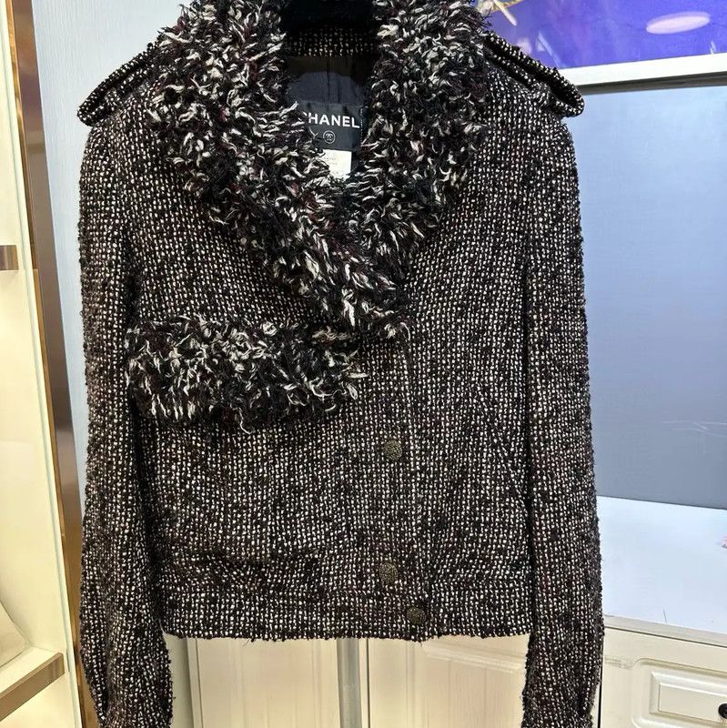 Chanel Chanel Gray Wool Boucle Cardigan 0089 Size S / US 4 / IT 40 - 1 Thumbnail