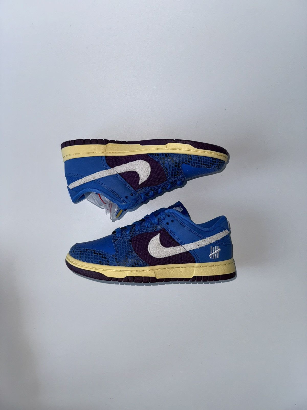 Nike × Undefeated Nike Dunk Low x Undefeated 5 On It Size US 5 / EU 37 - 2 Thumbnail