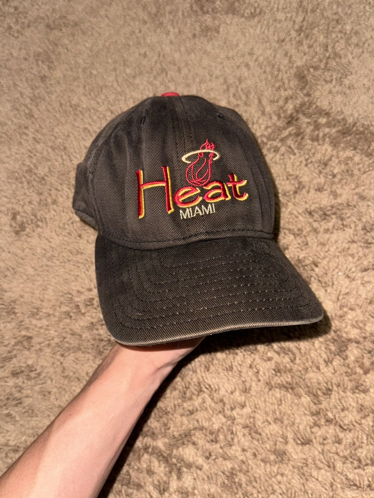 New Era × Vintage New Era Vintage Miami Heat Cap 1990s Size ONE SIZE - 1 Thumbnail