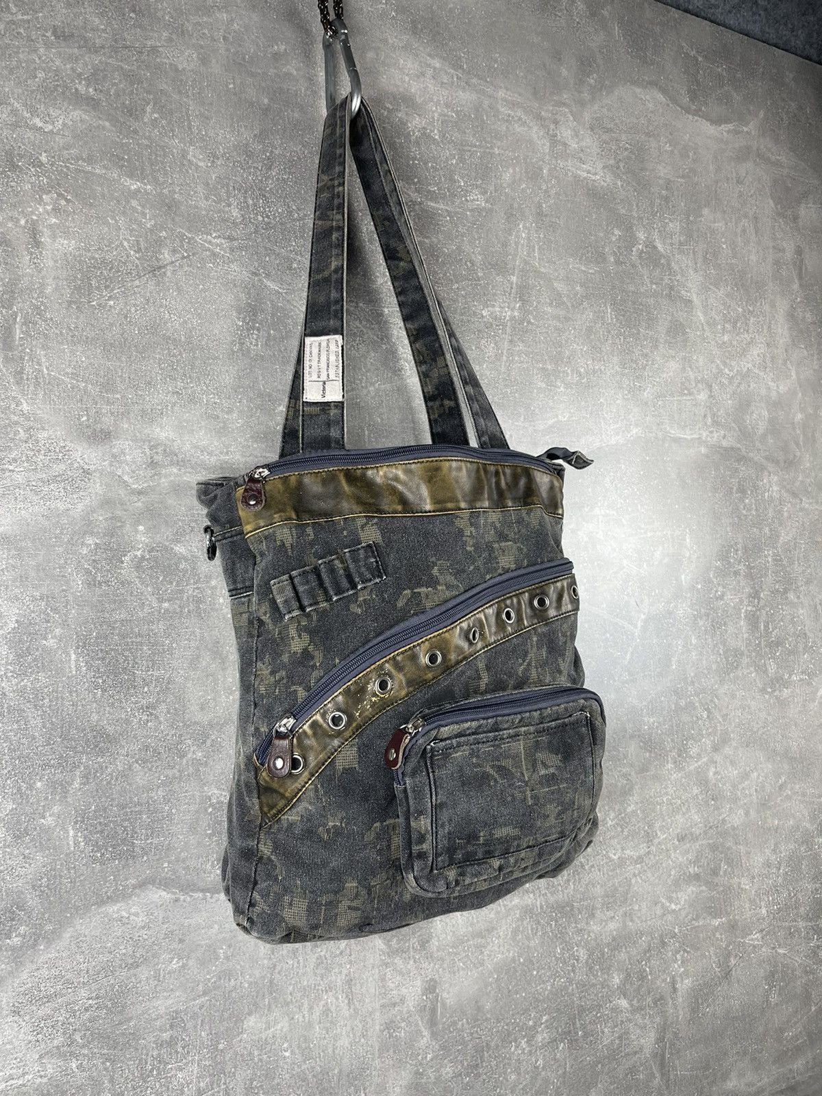 Vintage Vintage Victoria San Francisco Tote Bag Camo Grommet Punk Size ONE SIZE - 3 Thumbnail