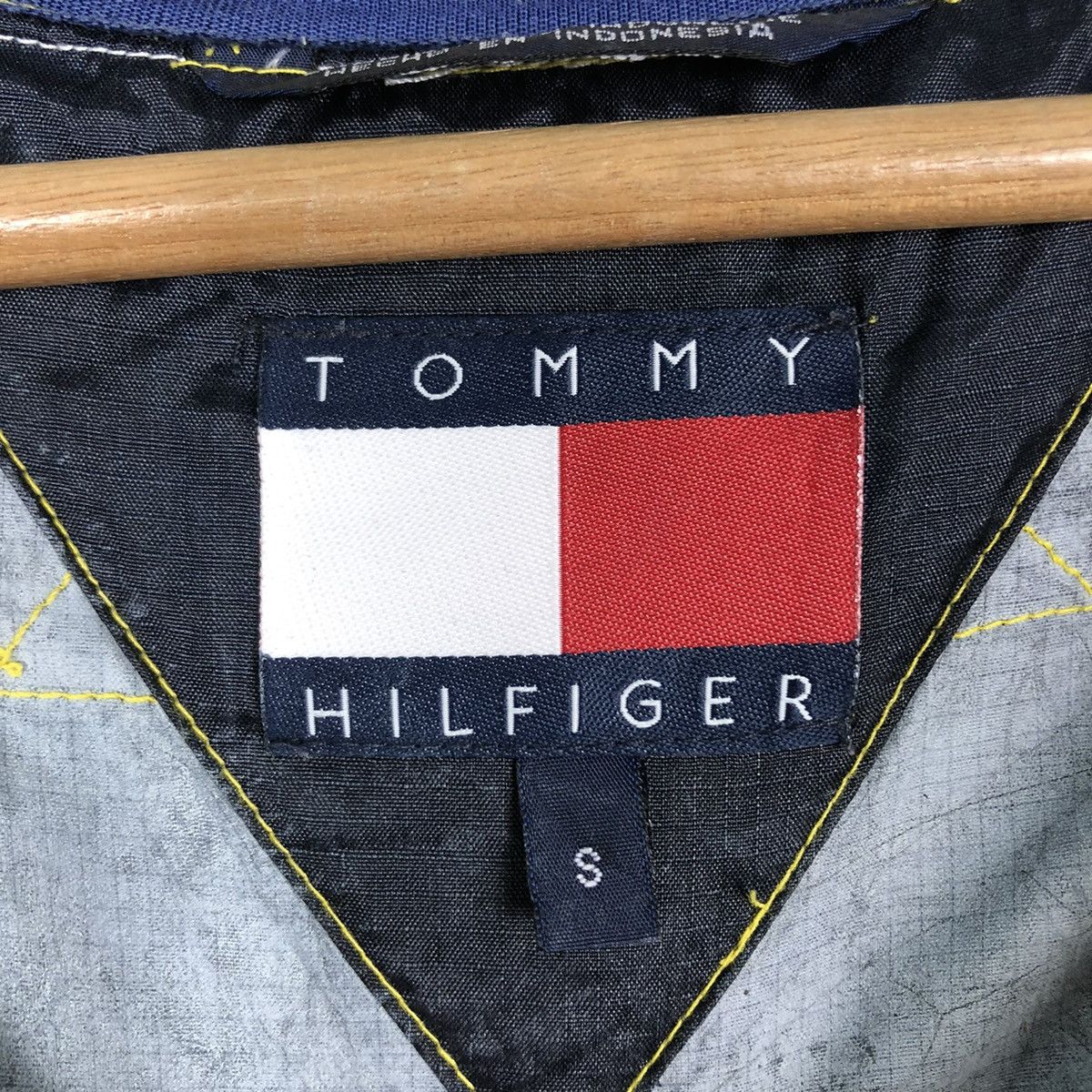 Japanese Brand VINTAGE ANORAK JACKET PULL OVER TOMMY HILFIGER SAILING GEAR Size US S / EU 44-46 / 1 - 16 Thumbnail