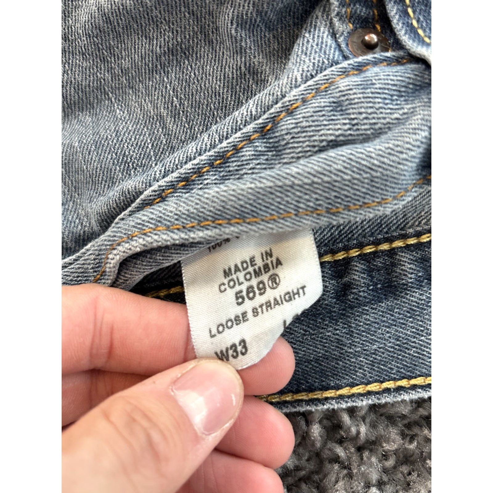 Levi's **Vintage Levi's 569 Men’s 33x30 Straight Relaxed Fit Blue Jeans** User: Vintage Levi's 569 Men’s Straight 33x30 Relaxed Fit Blue Jeans Size US 33 - 5 Thumbnail