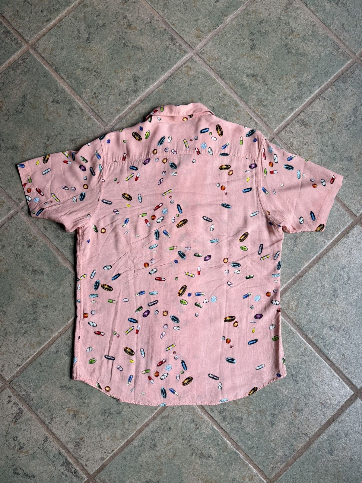 Supreme 2017 Pills button up shirt Size US M / EU 48-50 / 2 - 2 Thumbnail