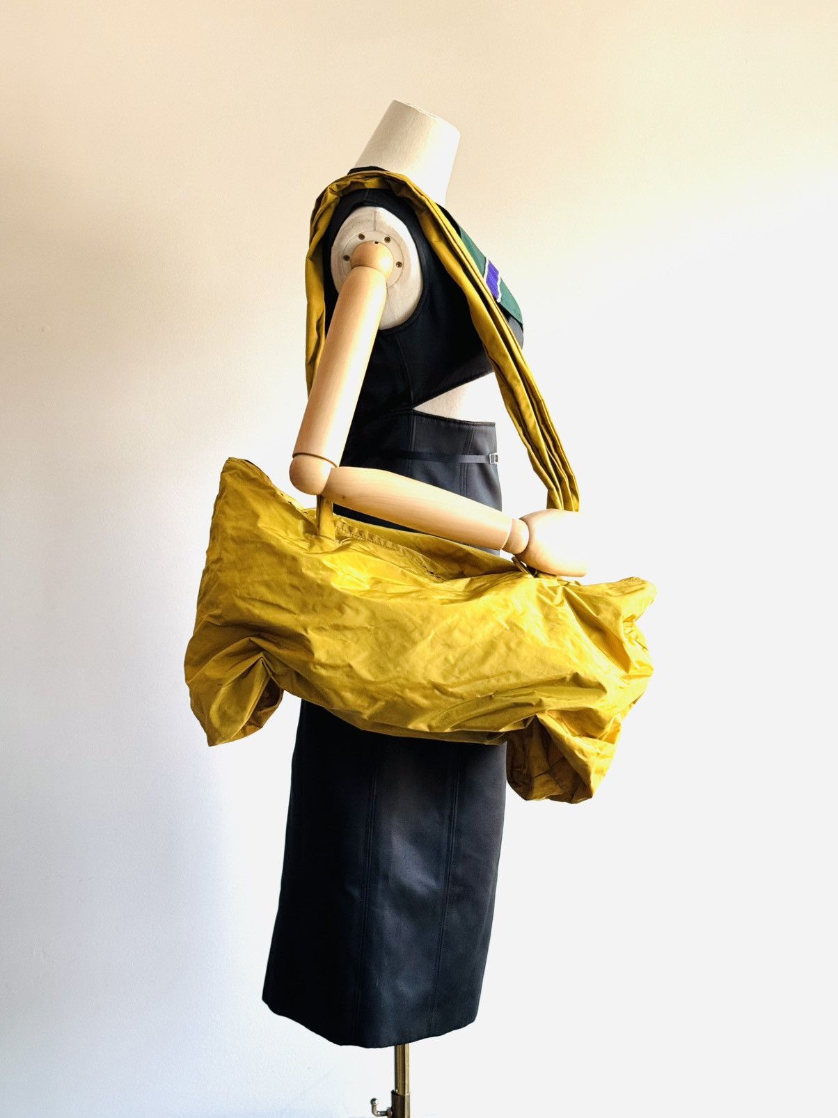 Romeo Gigli Vintage Romeo Gigli convertible knot duffle bag Size ONE SIZE - 16 Thumbnail