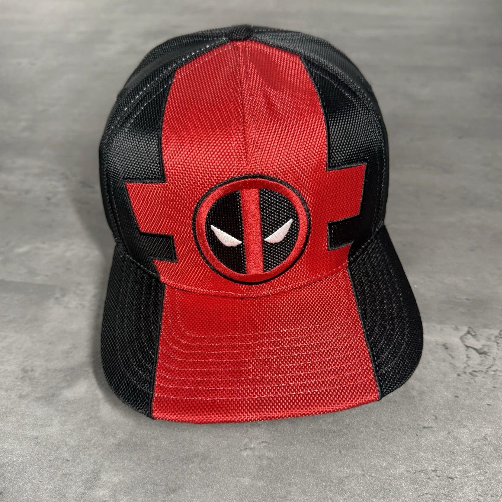 Vintage VINTAGE Marvel Deadpool SnapBack Hat Black Red Superhero Movie Promo Cap Big Logo Patch Size ONE SIZE - 2 Thumbnail
