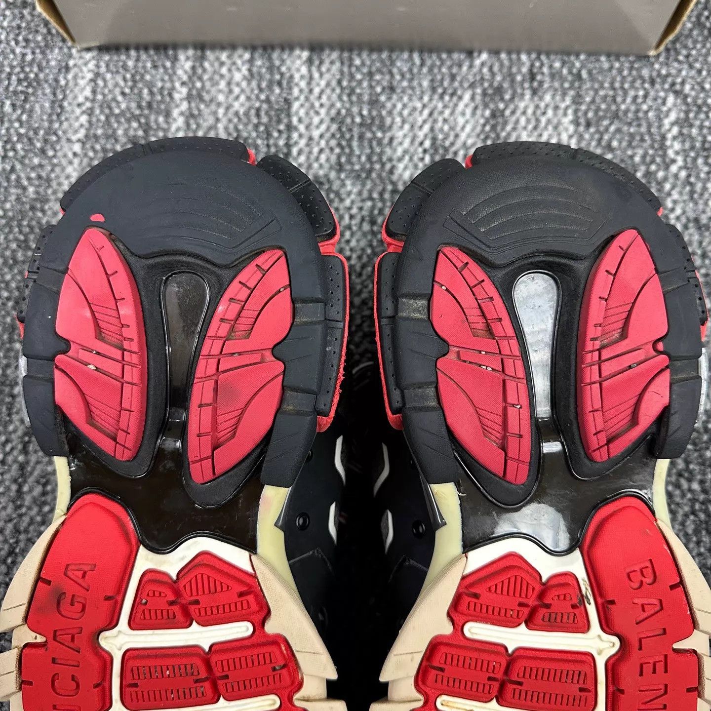 Balenciaga Balenciaga Track 1.0 Black/Red 40 (Excellent Condition) Size US 7 / EU 40 - 7 Thumbnail