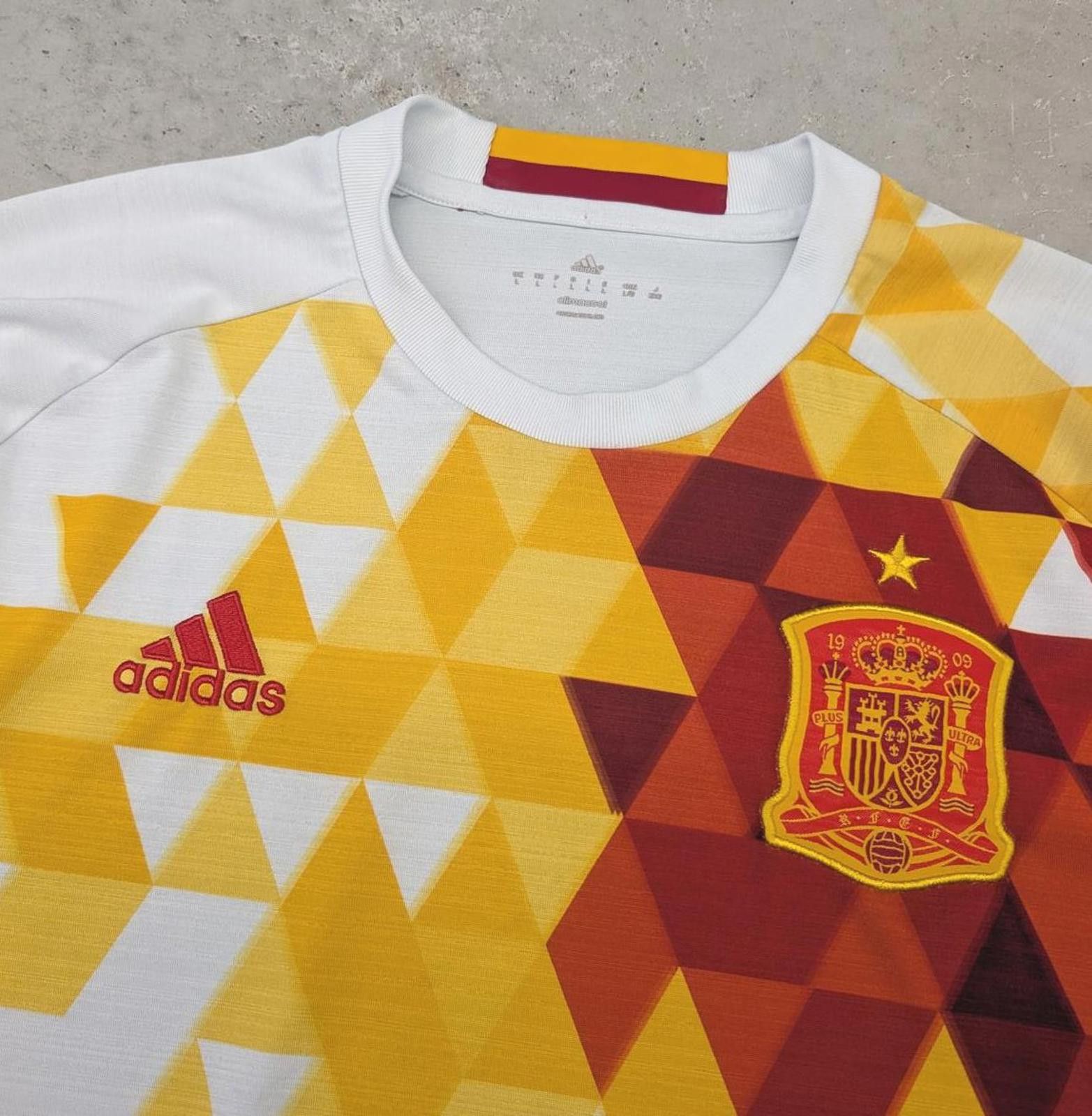 Adidas 2016-2017 Spain National Team Adidas Away Jersey Size US L / EU 52-54 / 3 - 2 Thumbnail