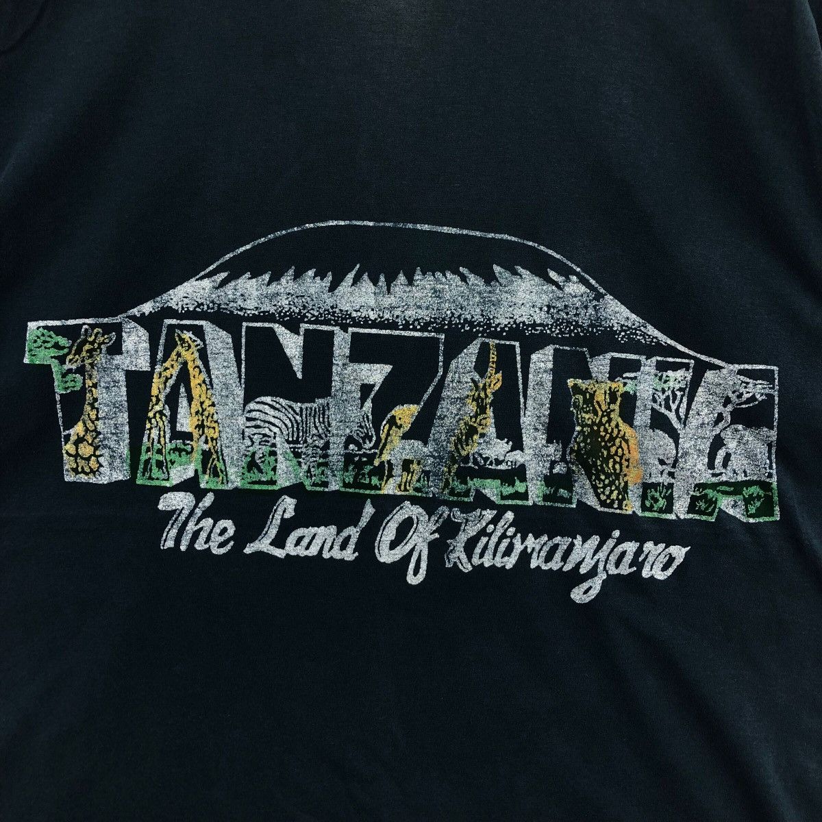 Vintage Vintage 90s TANZANIA The Land Of Kilimanjaro Tee Shirt Size US M / EU 48-50 / 2 - 3 Thumbnail
