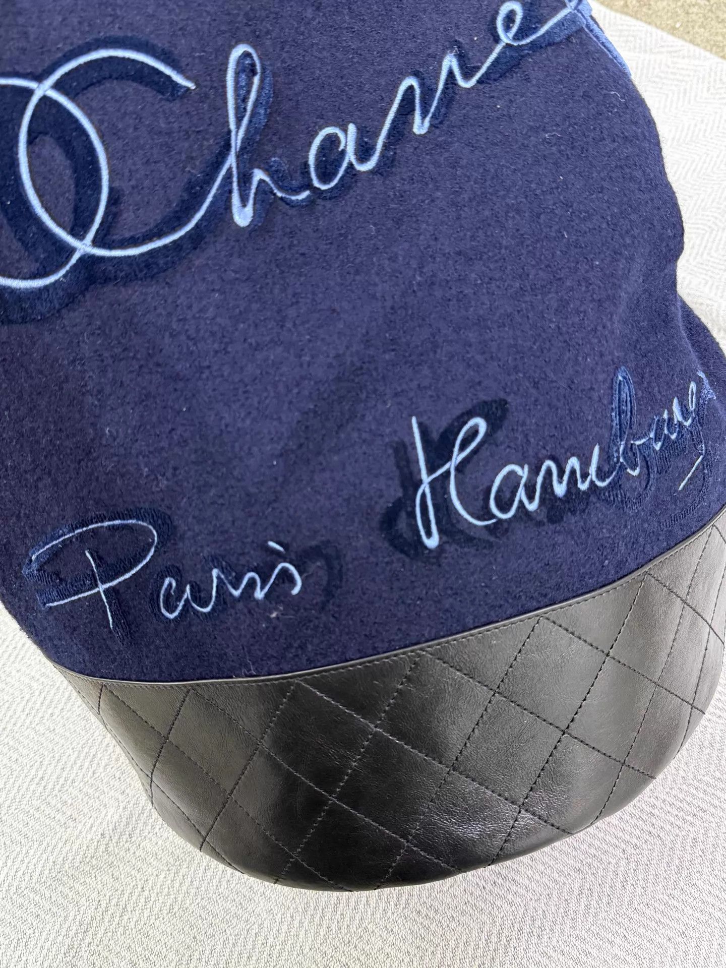 Chanel Chanel Hamburg Large Logo Bucket Bag Unisex Travel Unused Size ONE SIZE - 3 Thumbnail